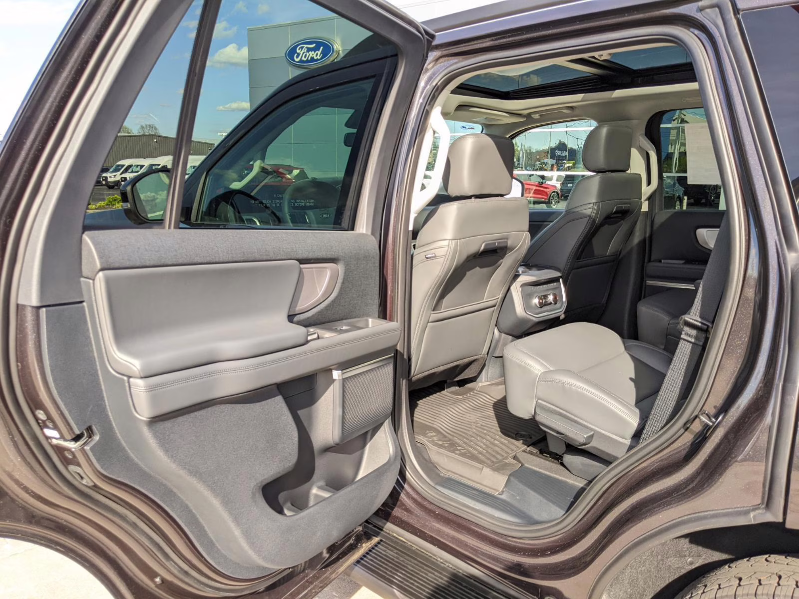 2026 Dark Matter Gray Metallic Ford Expedition Active 4X4 SUV
