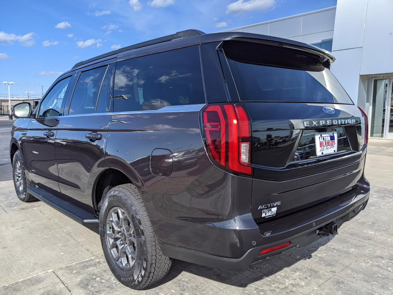 2026 Dark Matter Gray Metallic Ford Expedition Active 4X4 SUV