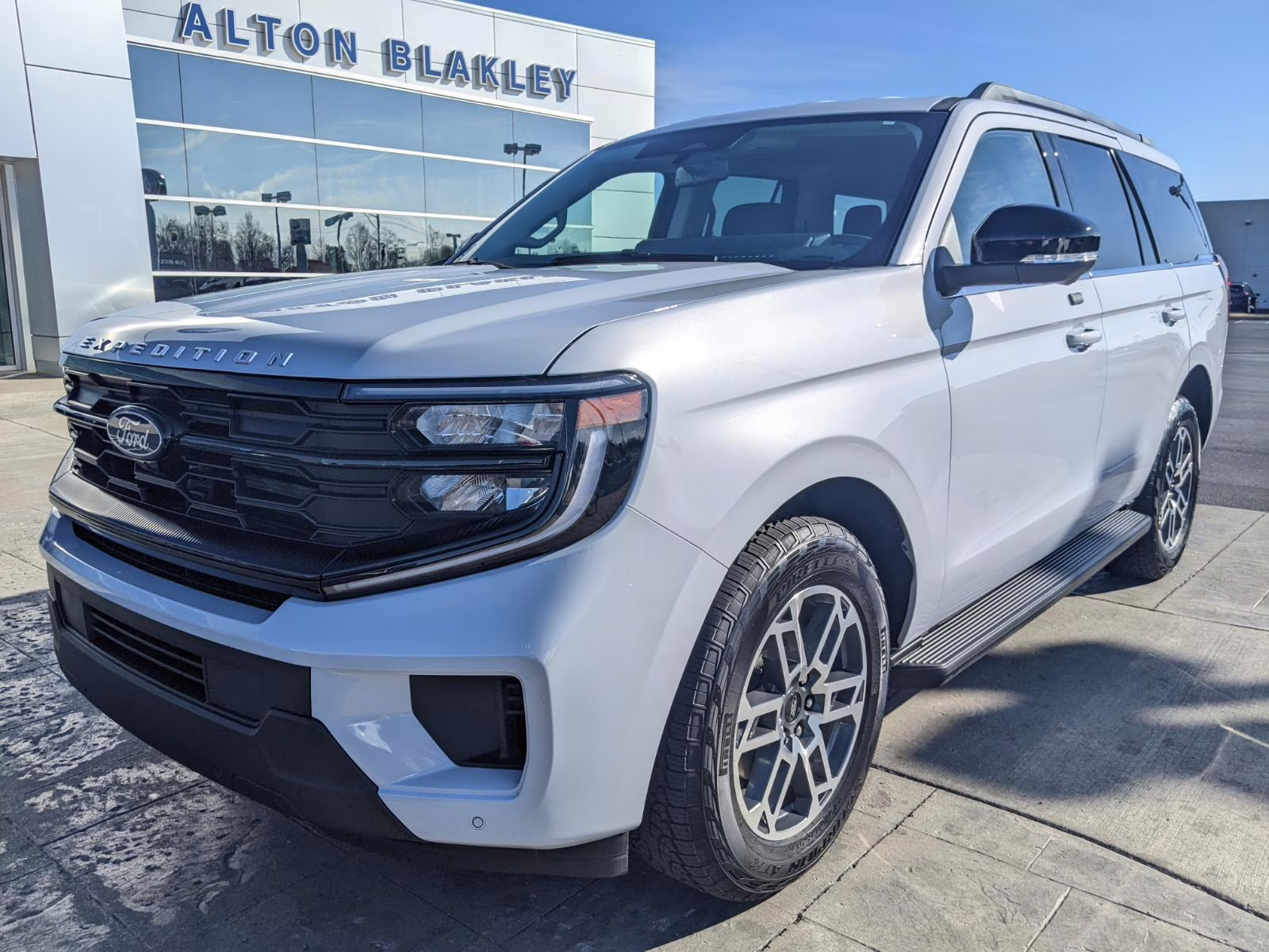2026 Space Silver Ford Expedition Active 4X4 SUV