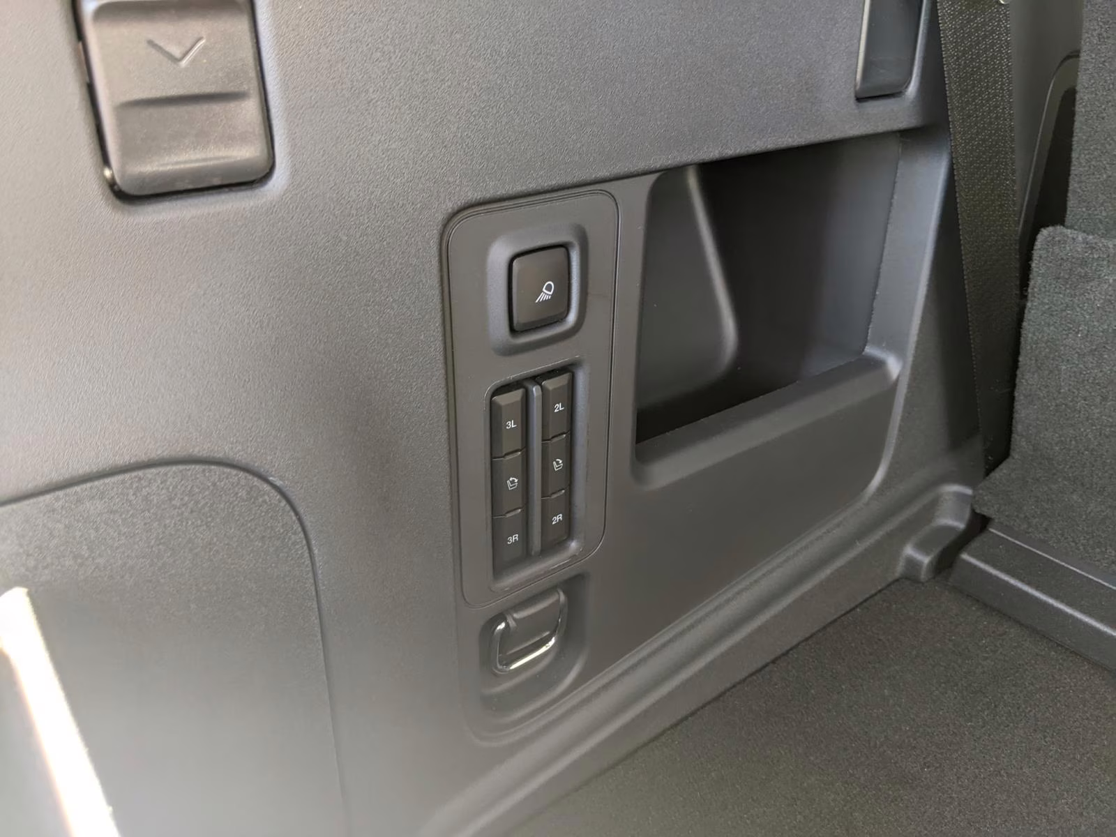 2026 Space Silver Ford Expedition Active 4X4 SUV