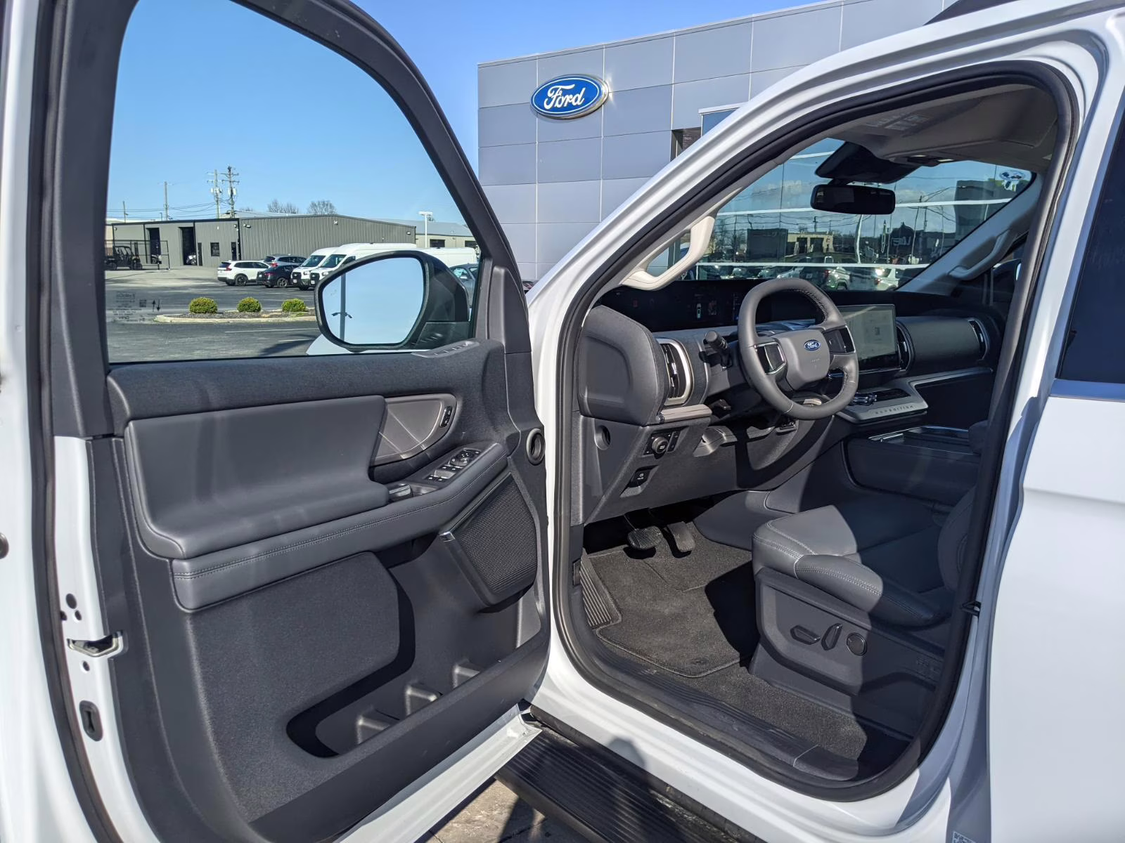 2026 Space Silver Ford Expedition Active 4X4 SUV