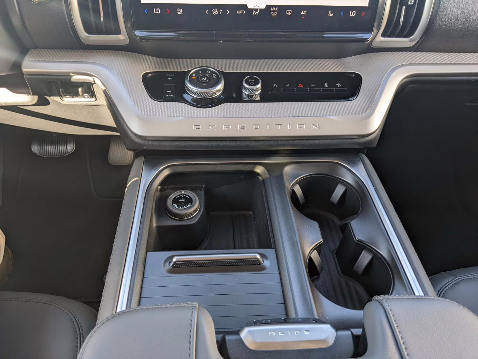 2026 Space Silver Ford Expedition Active 4X4 SUV