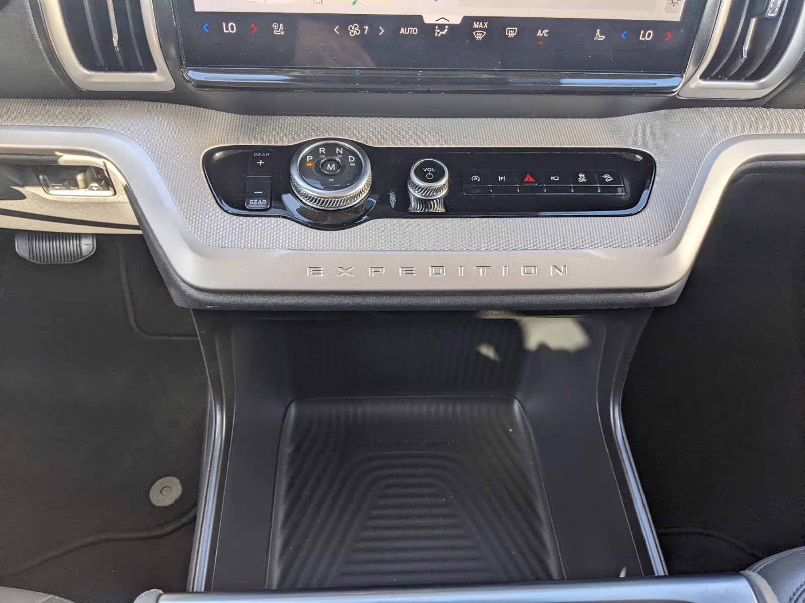 2026 Space Silver Ford Expedition Active 4X4 SUV