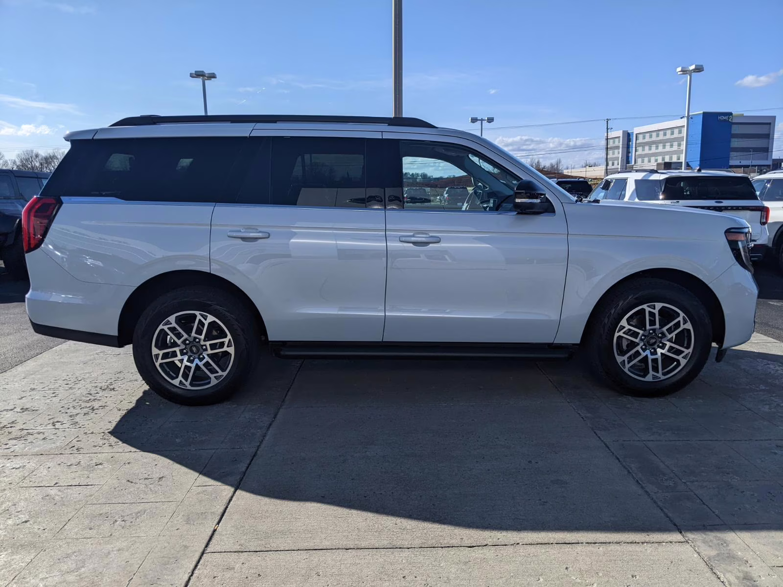 2026 Space Silver Ford Expedition Active 4X4 SUV