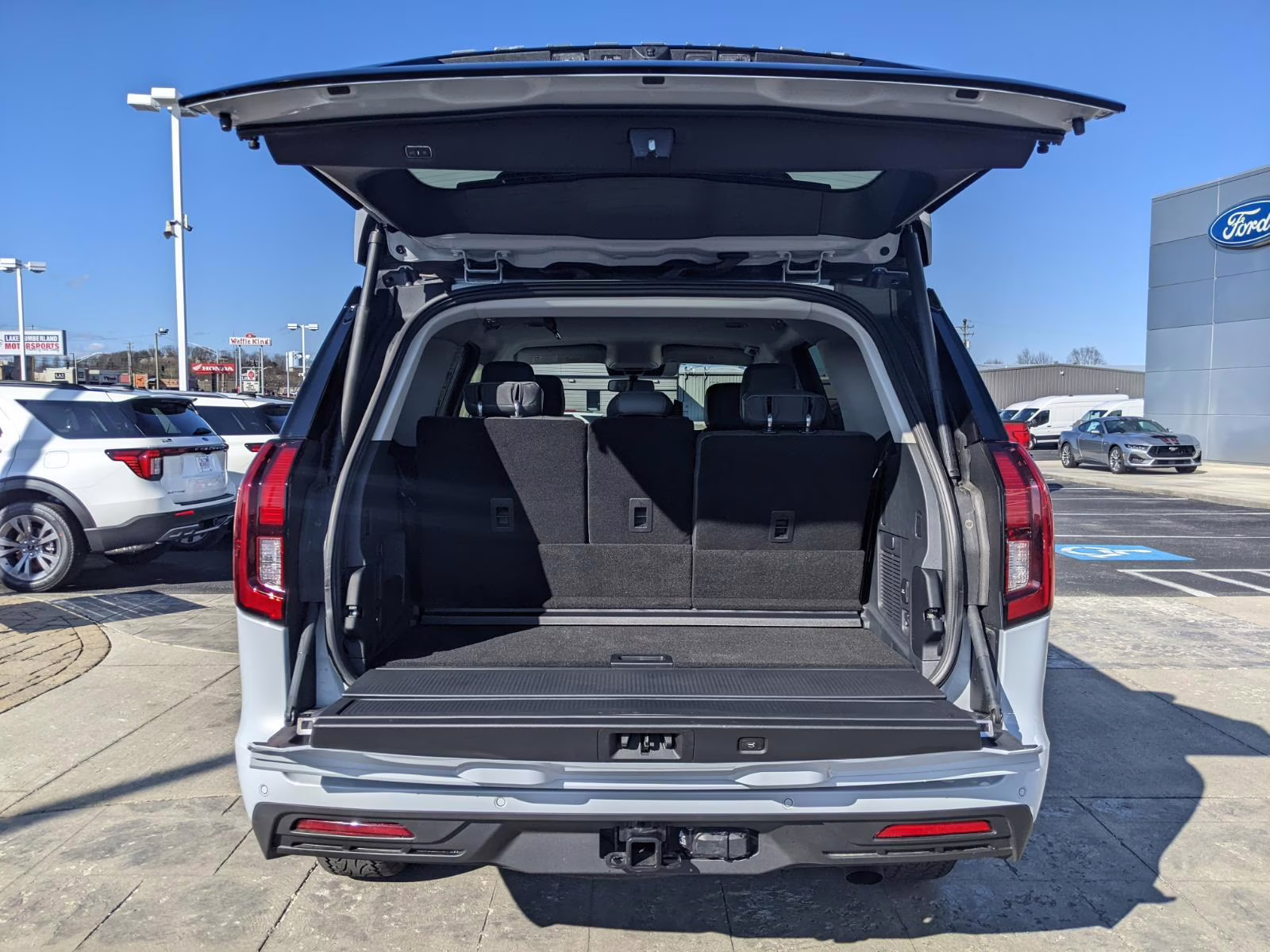 2026 Space Silver Ford Expedition Active 4X4 SUV