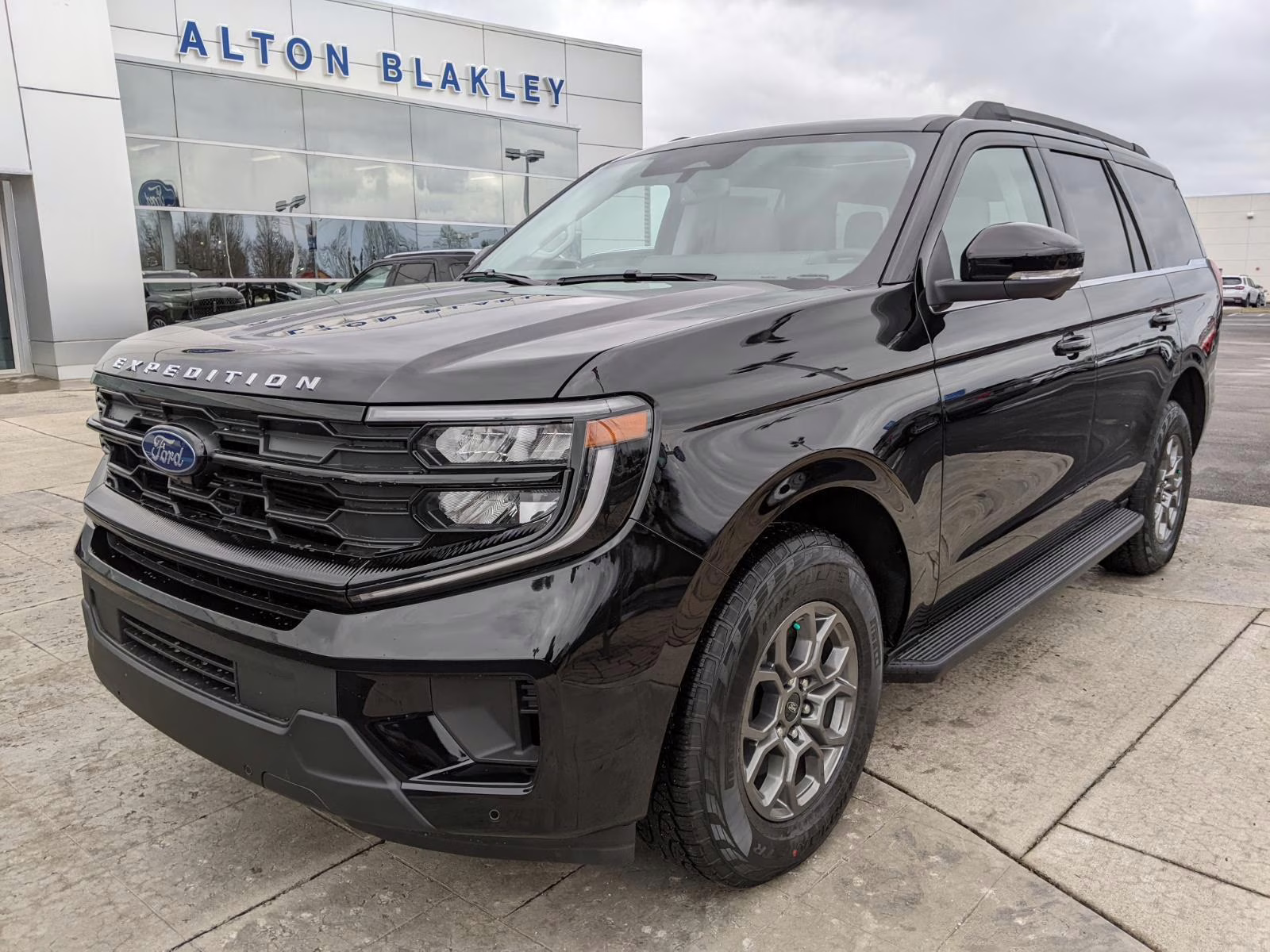 2026 Agate Black Ford Expedition Active 4X4 SUV