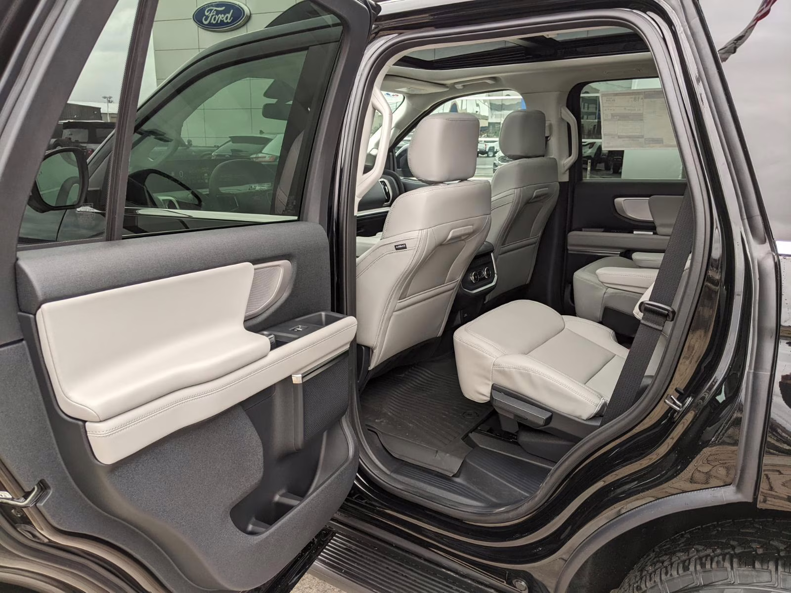 2026 Agate Black Ford Expedition Active 4X4 SUV
