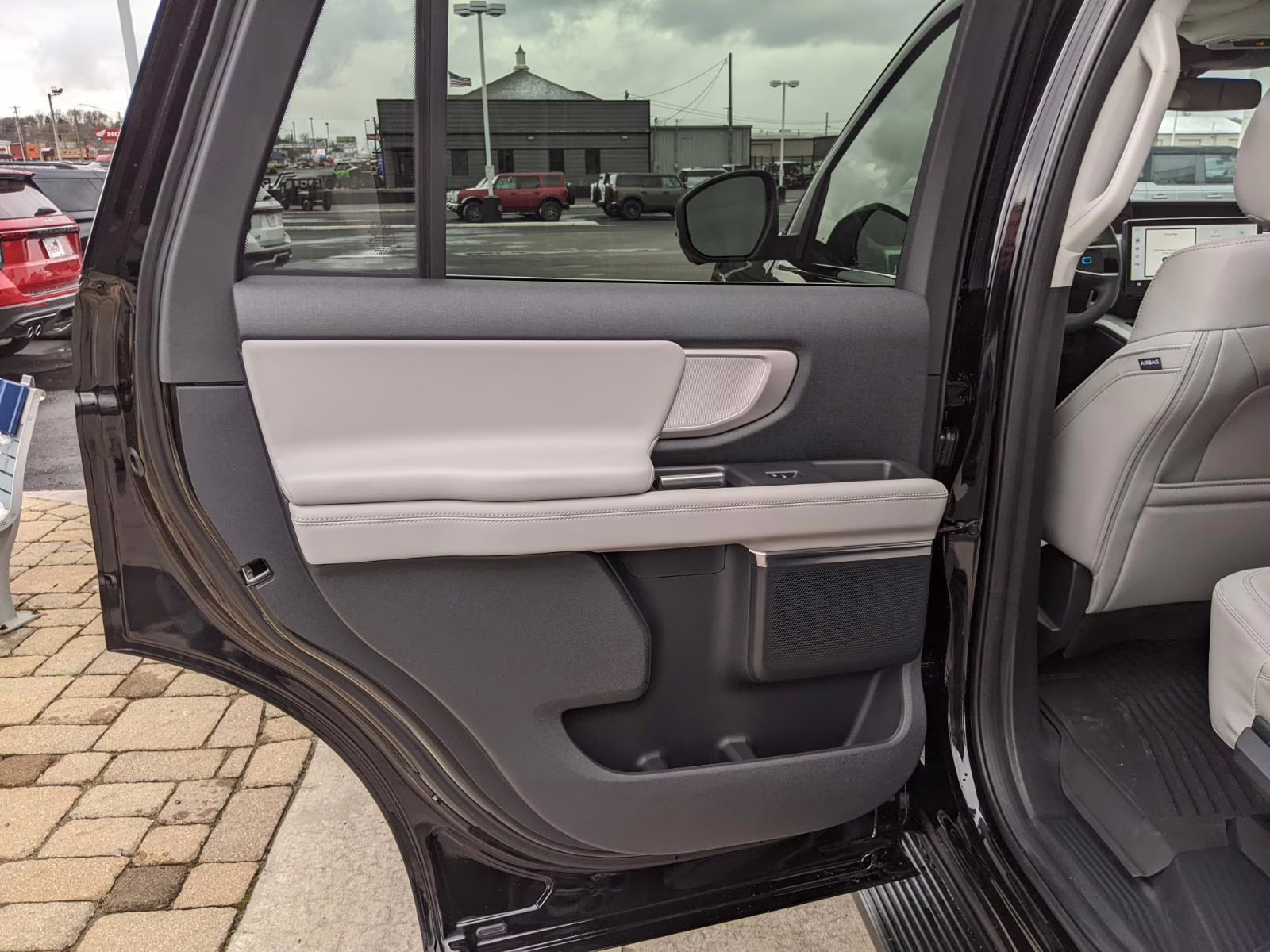 2026 Agate Black Ford Expedition Active 4X4 SUV