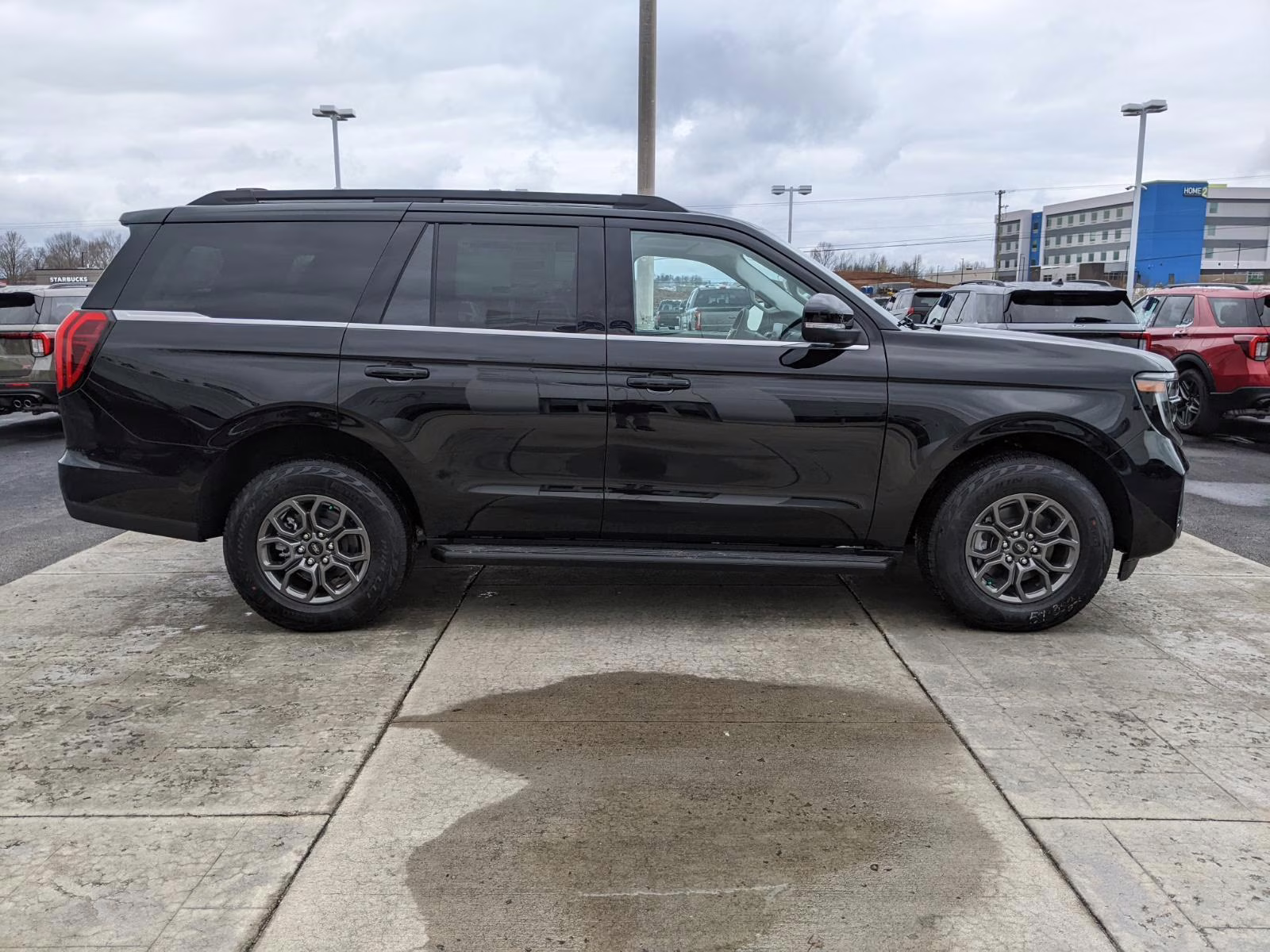 2026 Agate Black Ford Expedition Active 4X4 SUV