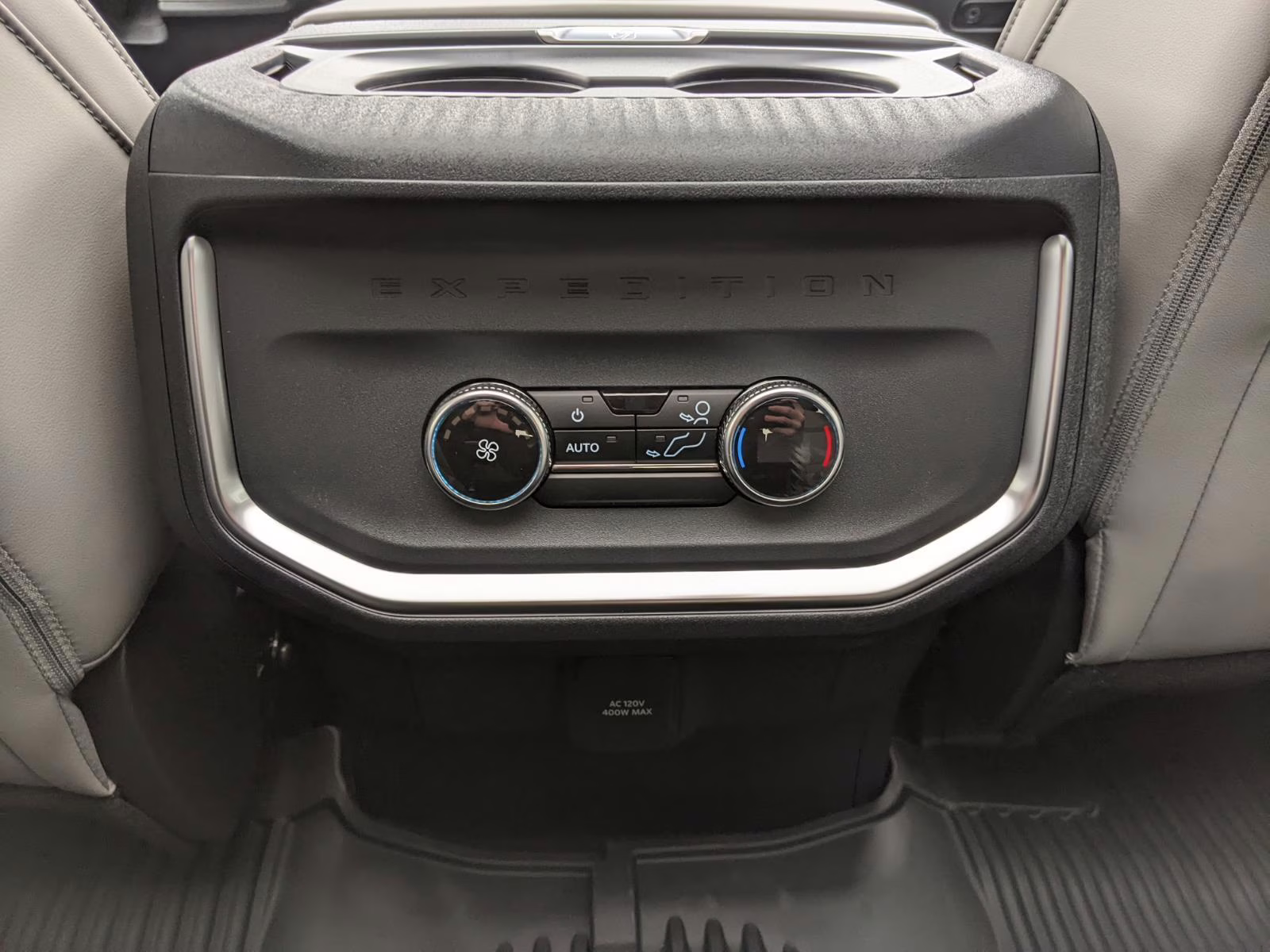 2026 Agate Black Ford Expedition Active 4X4 SUV