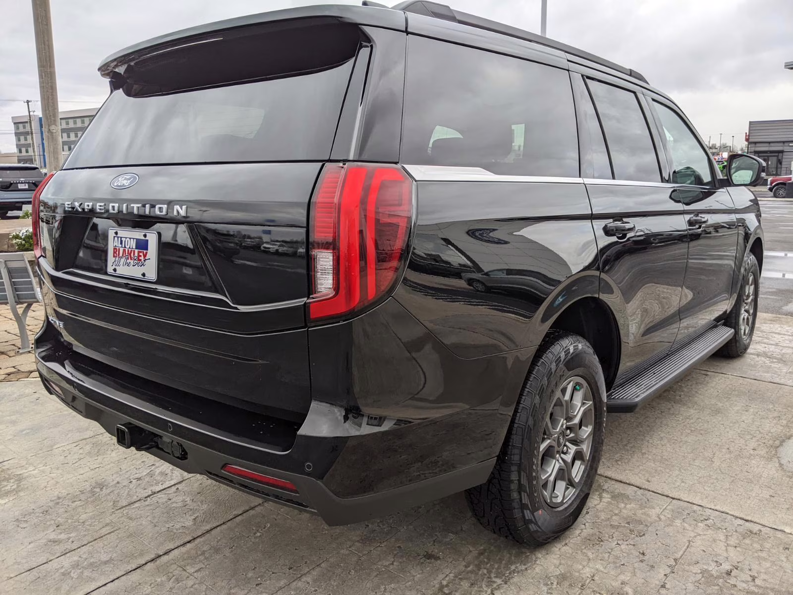 2026 Agate Black Ford Expedition Active 4X4 SUV