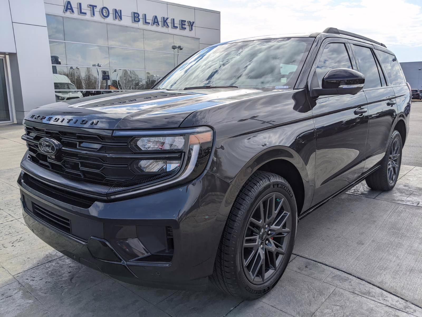 2025 Dark Matter Gray Ford Expedition Platinum 4X4 SUV