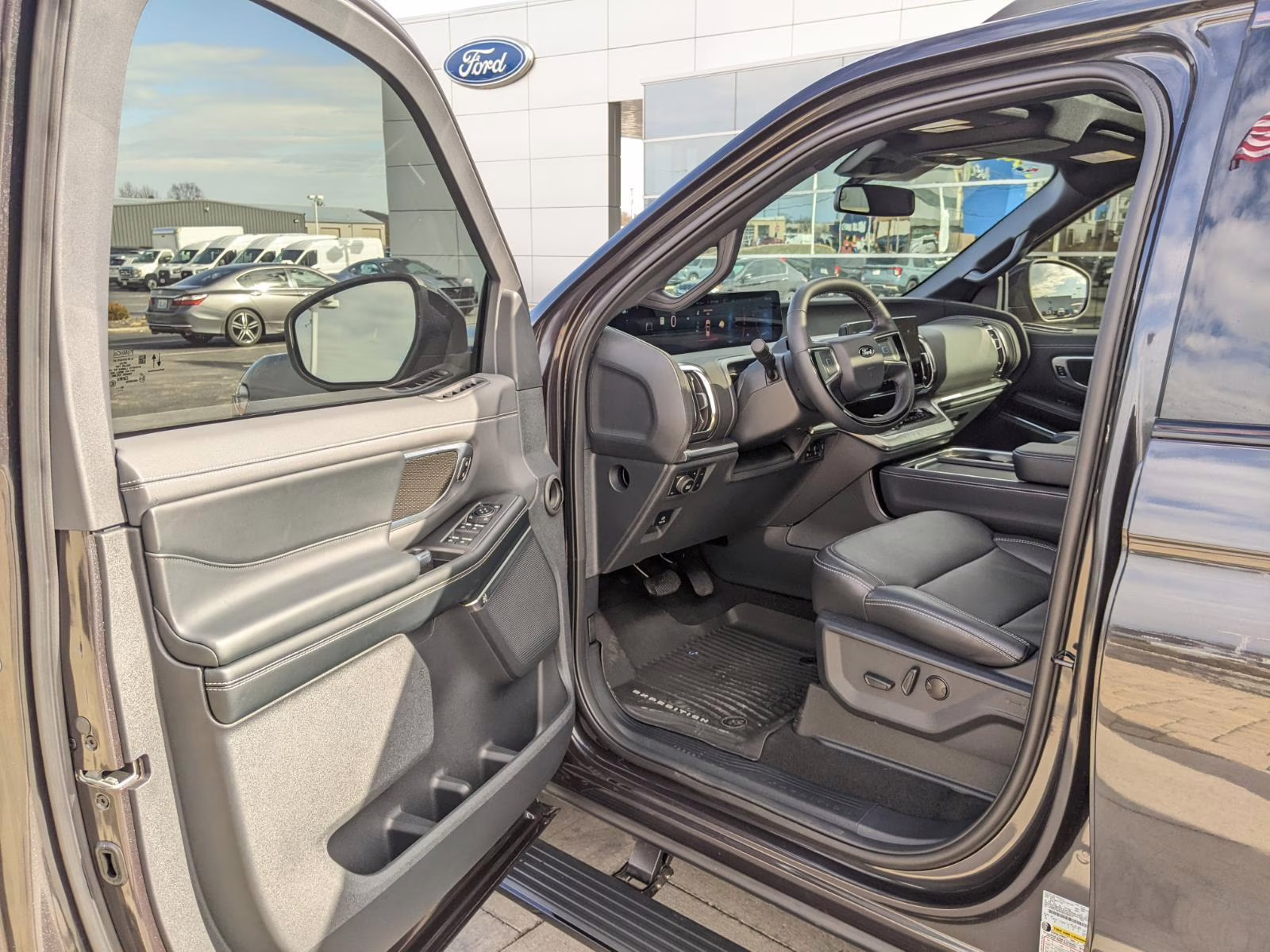 2025 Dark Matter Gray Ford Expedition Platinum 4X4 SUV