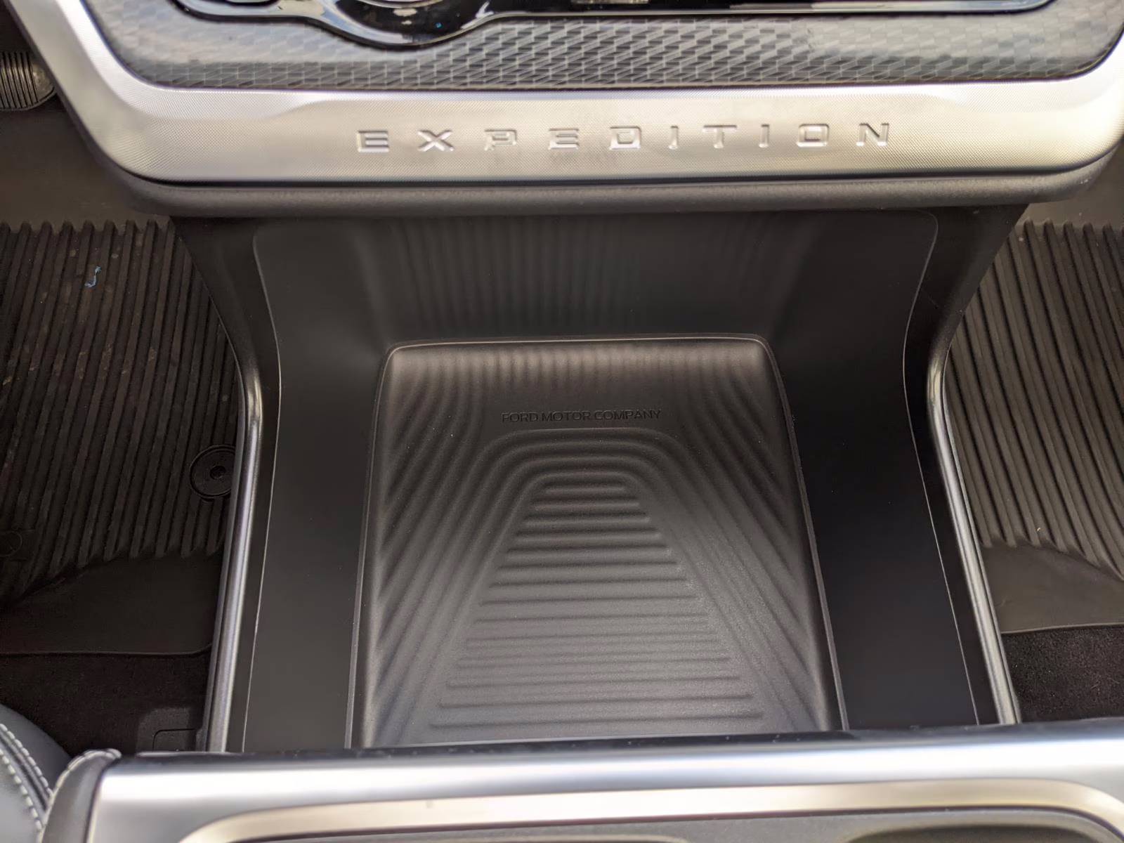 2025 Dark Matter Gray Ford Expedition Platinum 4X4 SUV