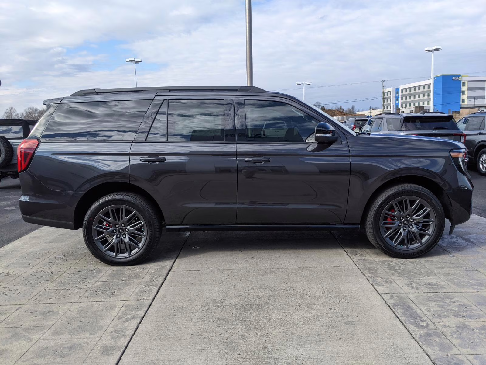 2025 Dark Matter Gray Ford Expedition Platinum 4X4 SUV