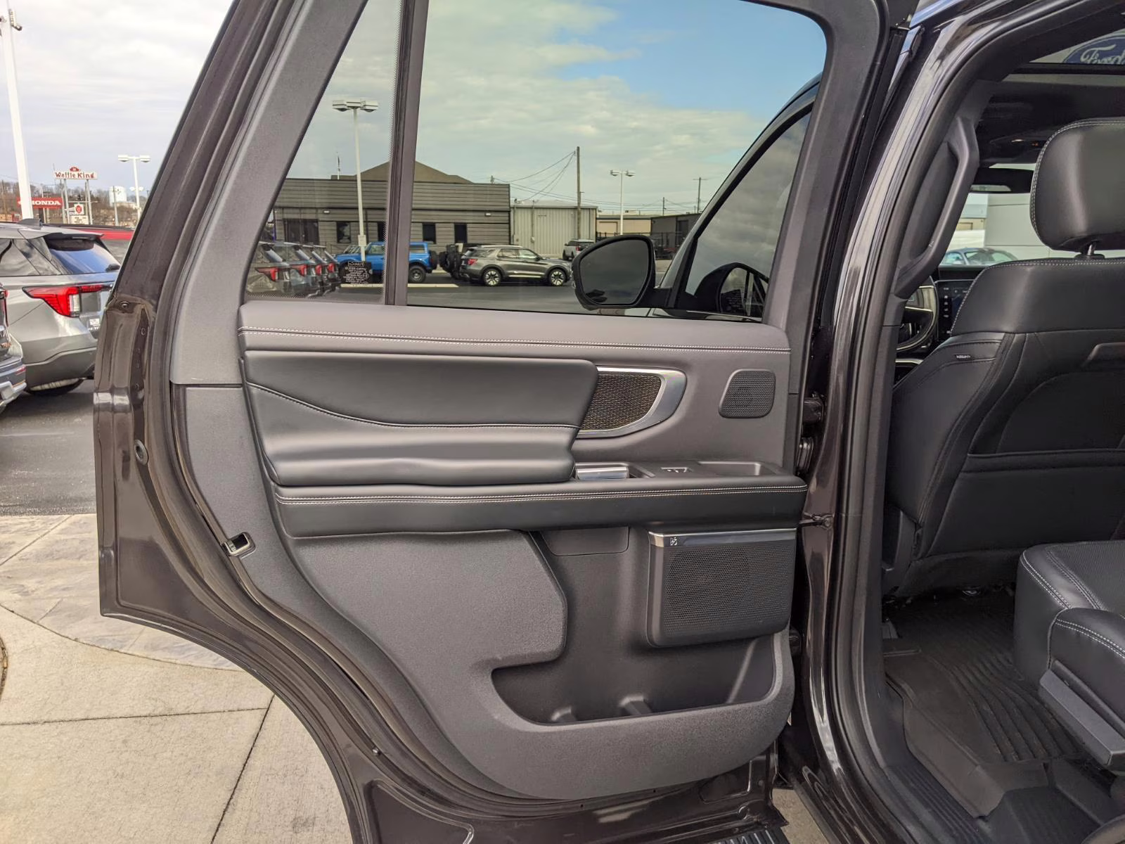 2025 Dark Matter Gray Ford Expedition Platinum 4X4 SUV