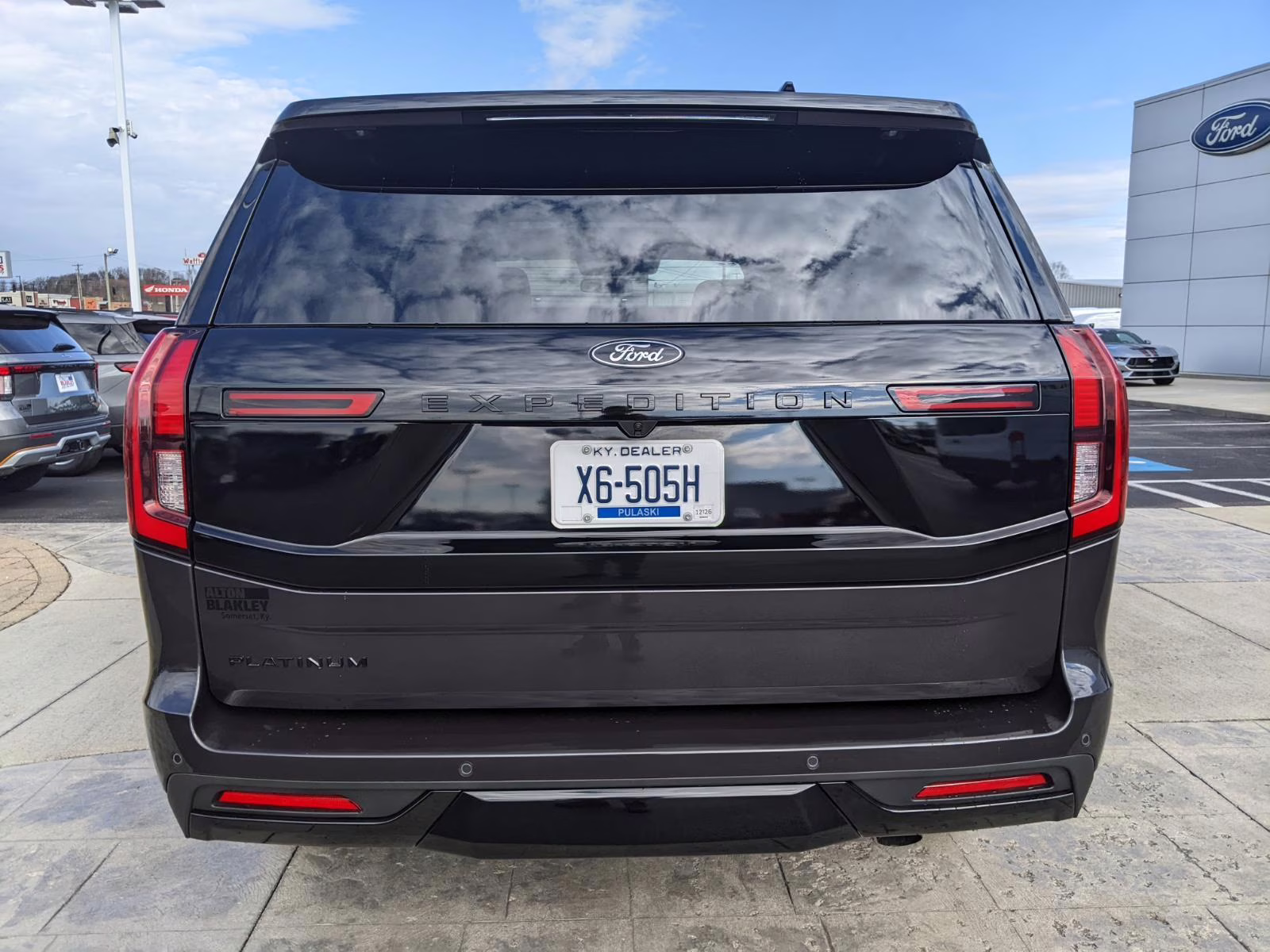 2025 Dark Matter Gray Ford Expedition Platinum 4X4 SUV