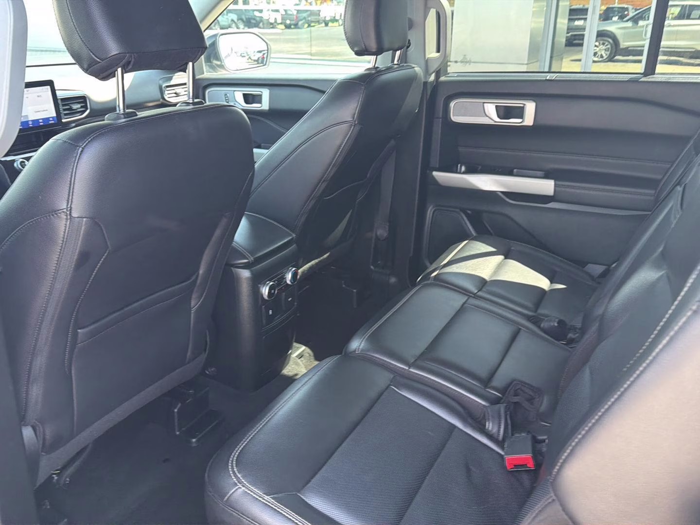 2023 Iconic Silver Ford Explorer Limited 4X4 SUV