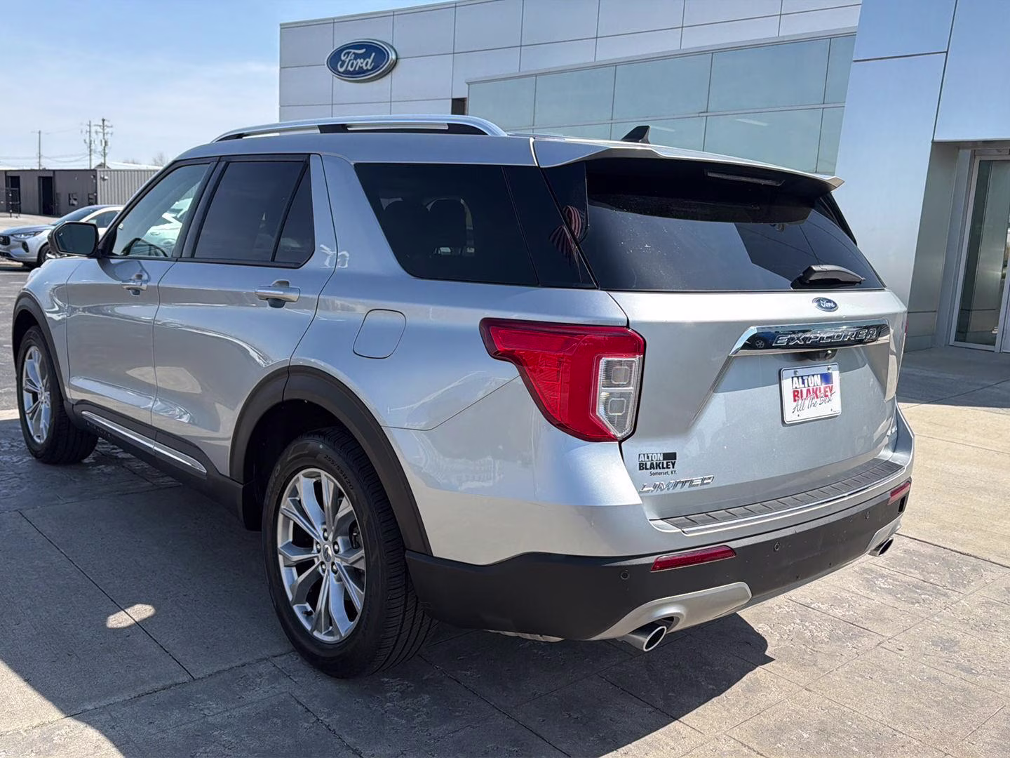 2023 Iconic Silver Ford Explorer Limited 4X4 SUV