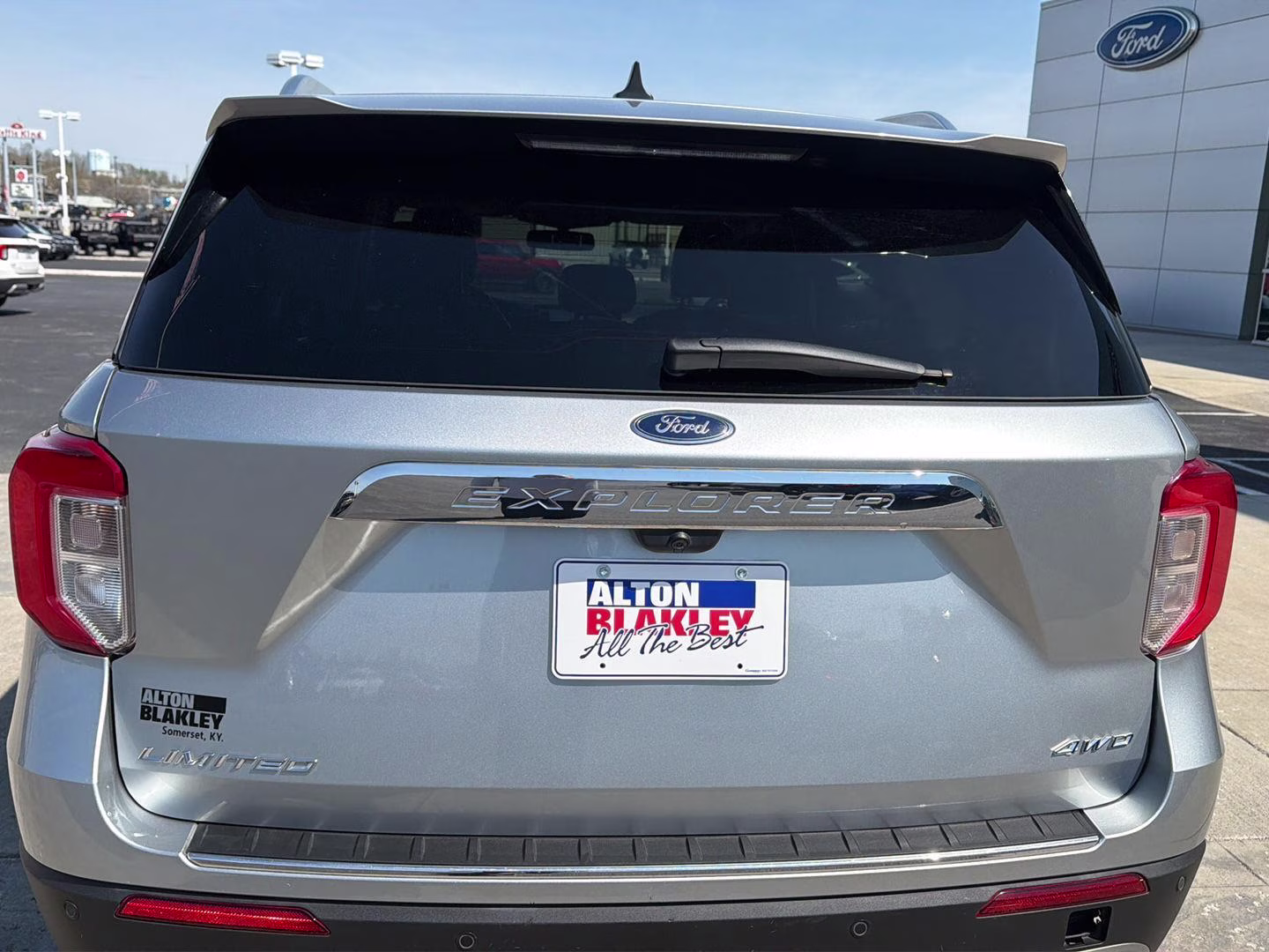 2023 Iconic Silver Ford Explorer Limited 4X4 SUV