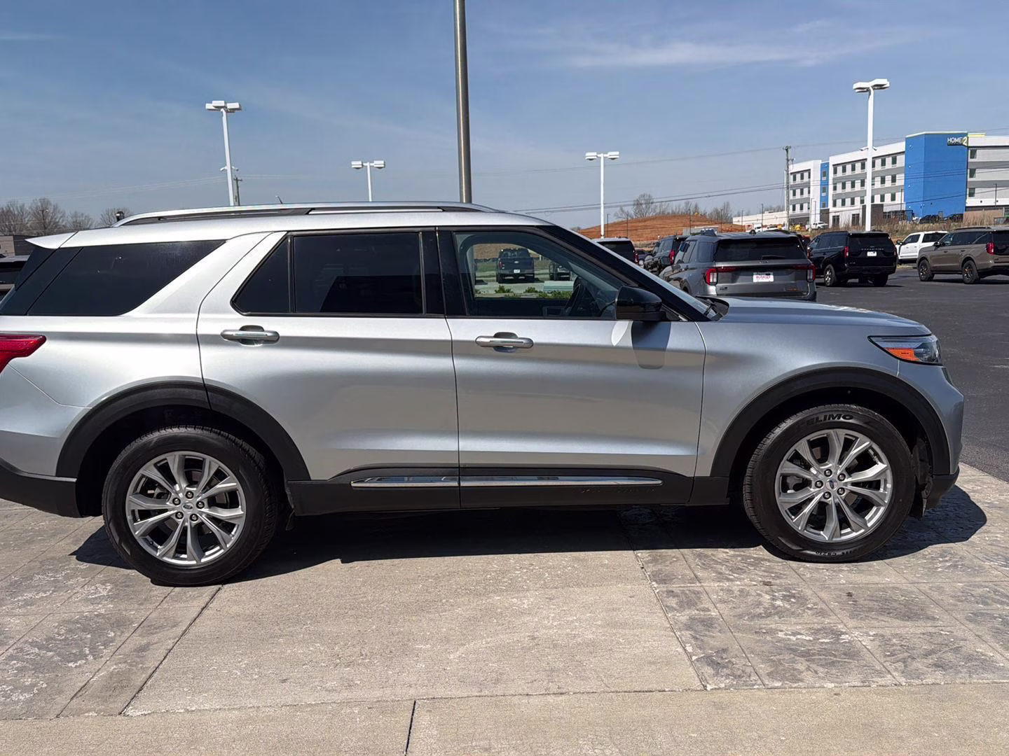 2023 Iconic Silver Ford Explorer Limited 4X4 SUV