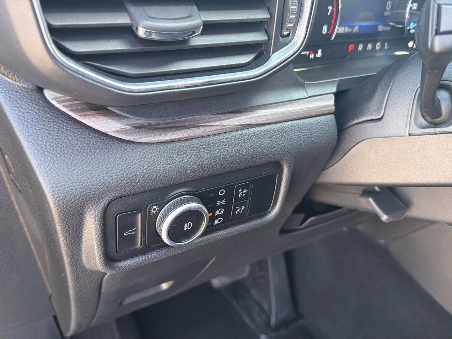 2023 Iconic Silver Ford Explorer Limited 4X4 SUV