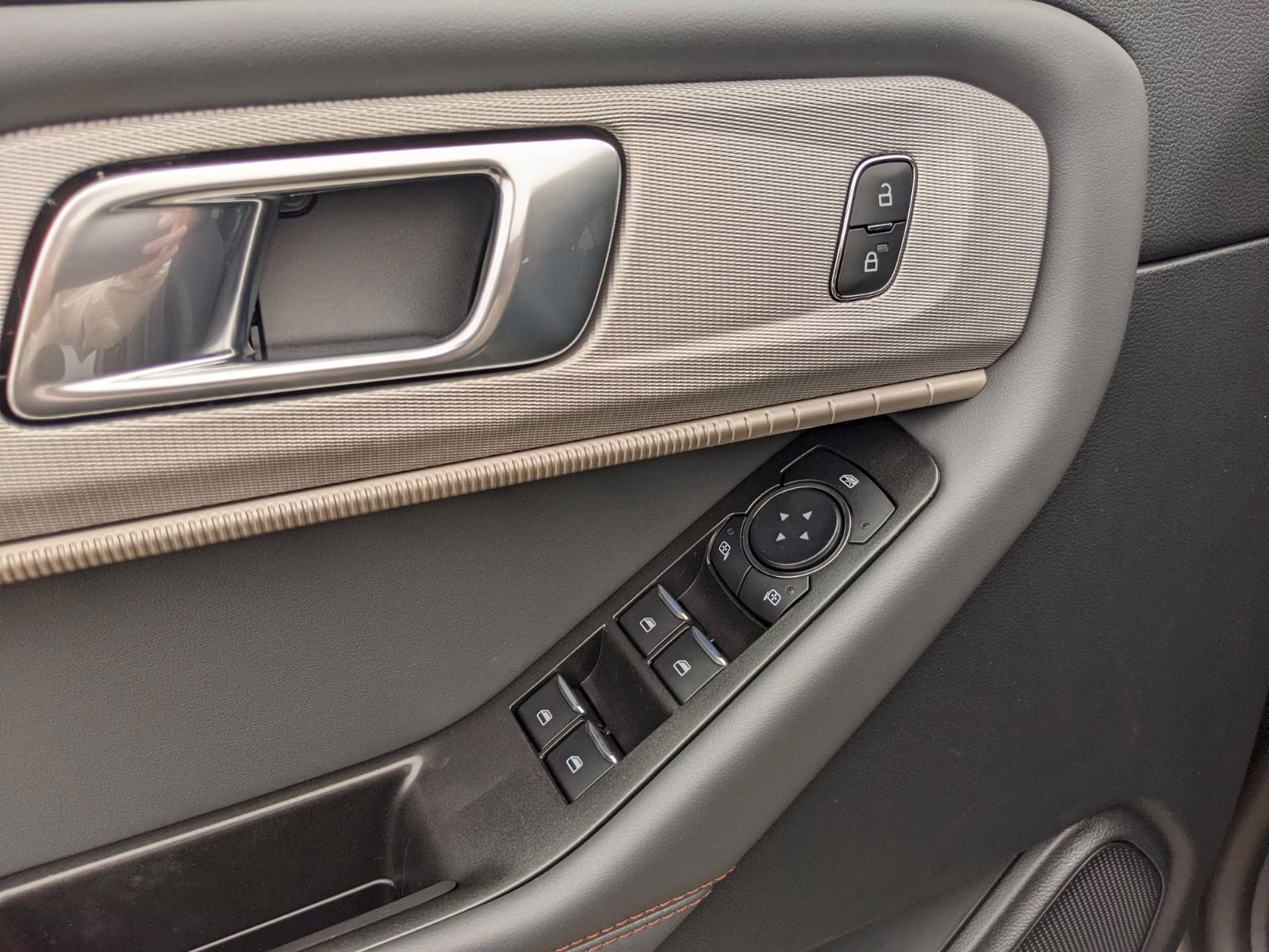 2026 Carbonized Gray Ford Explorer Active RWD SUV