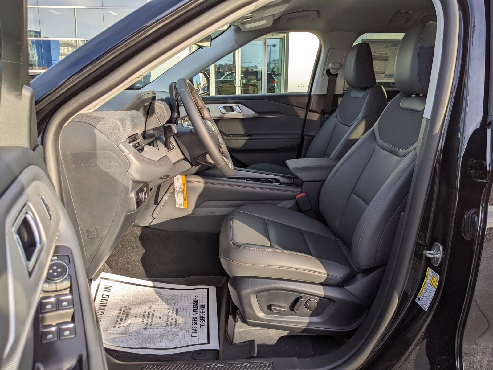 2026 Agate Black Metallic Ford Explorer Active w/200A Pkg 4X4 SUV