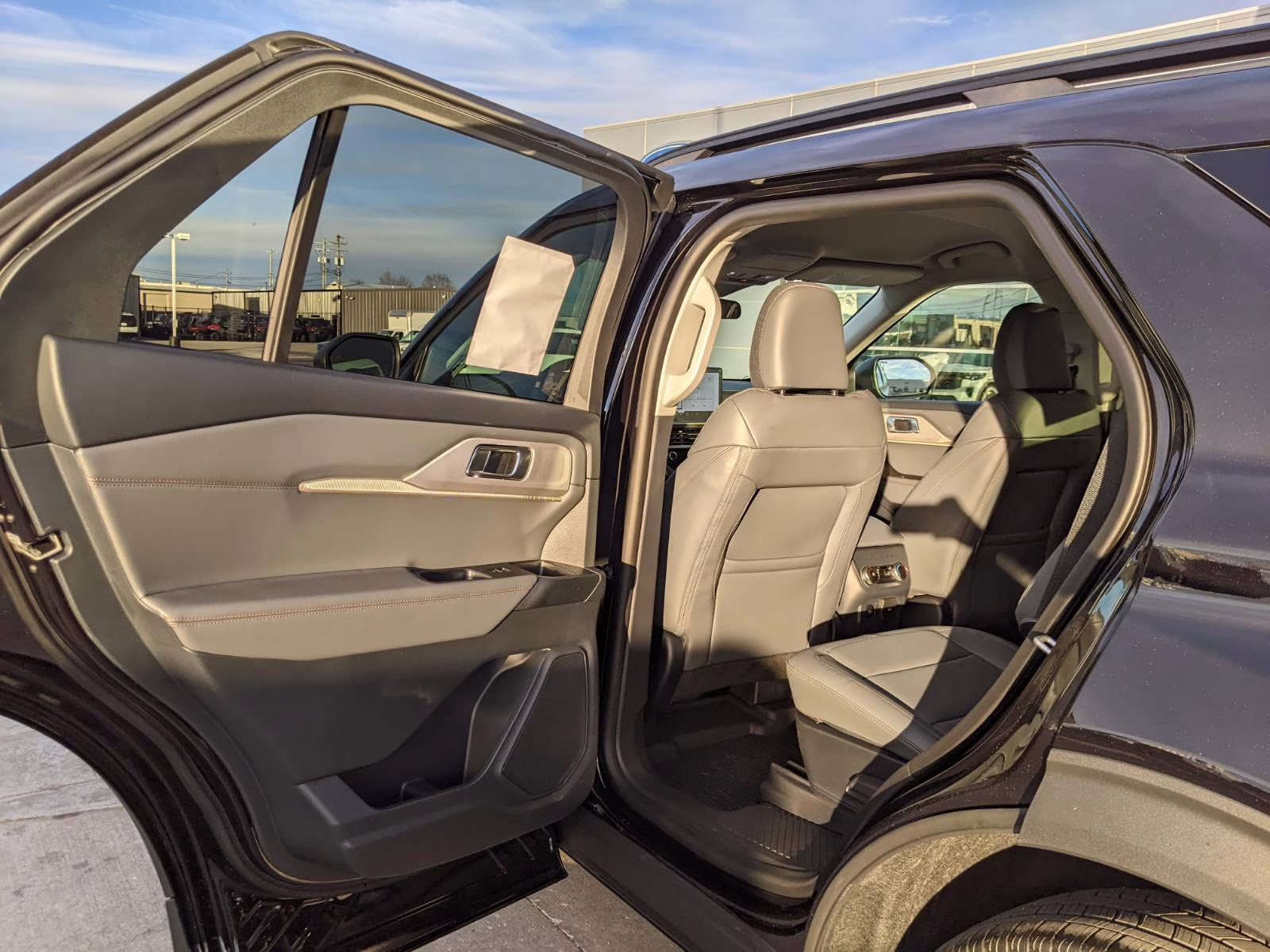 2026 Agate Black Metallic Ford Explorer Active w/200A Pkg 4X4 SUV