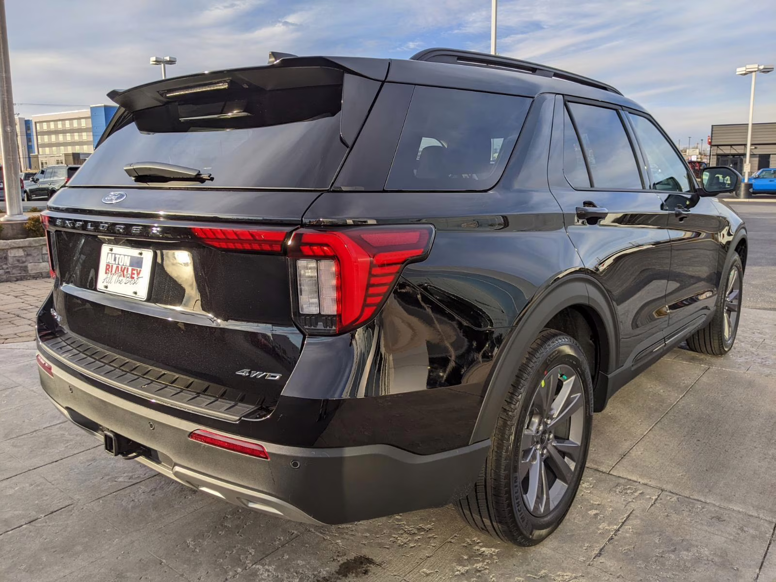 2026 Agate Black Metallic Ford Explorer Active w/200A Pkg 4X4 SUV