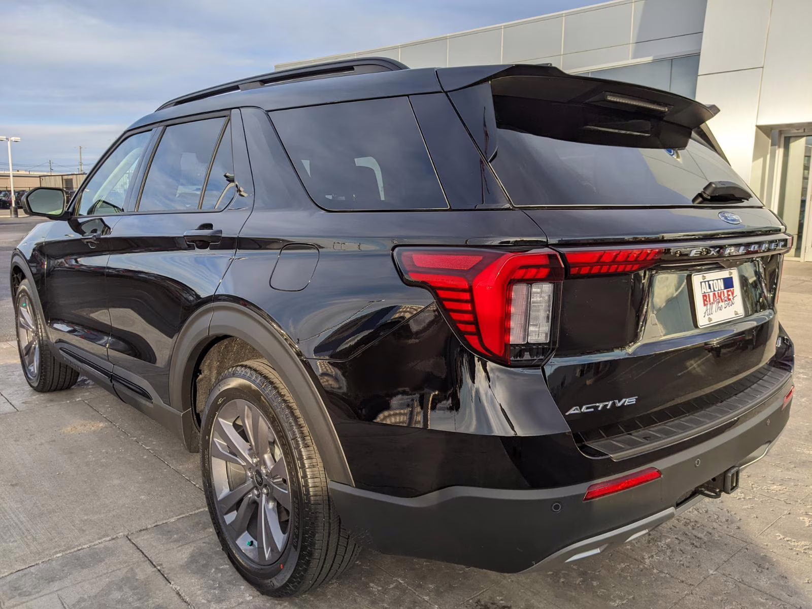 2026 Agate Black Metallic Ford Explorer Active w/200A Pkg 4X4 SUV