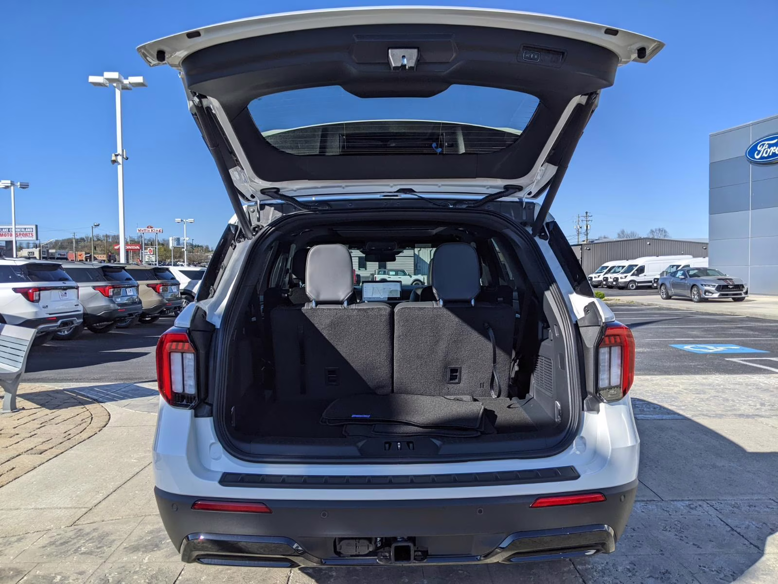 2026 Star White Metallic Tri-Coat Ford Explorer ST-Line 4X4 SUV
