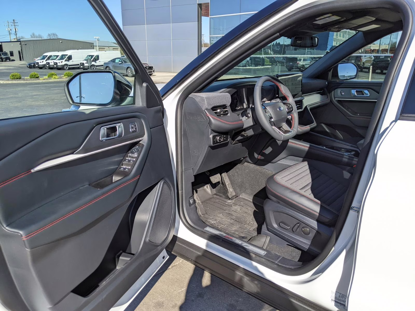 2026 Star White Metallic Tri-Coat Ford Explorer ST-Line 4X4 SUV