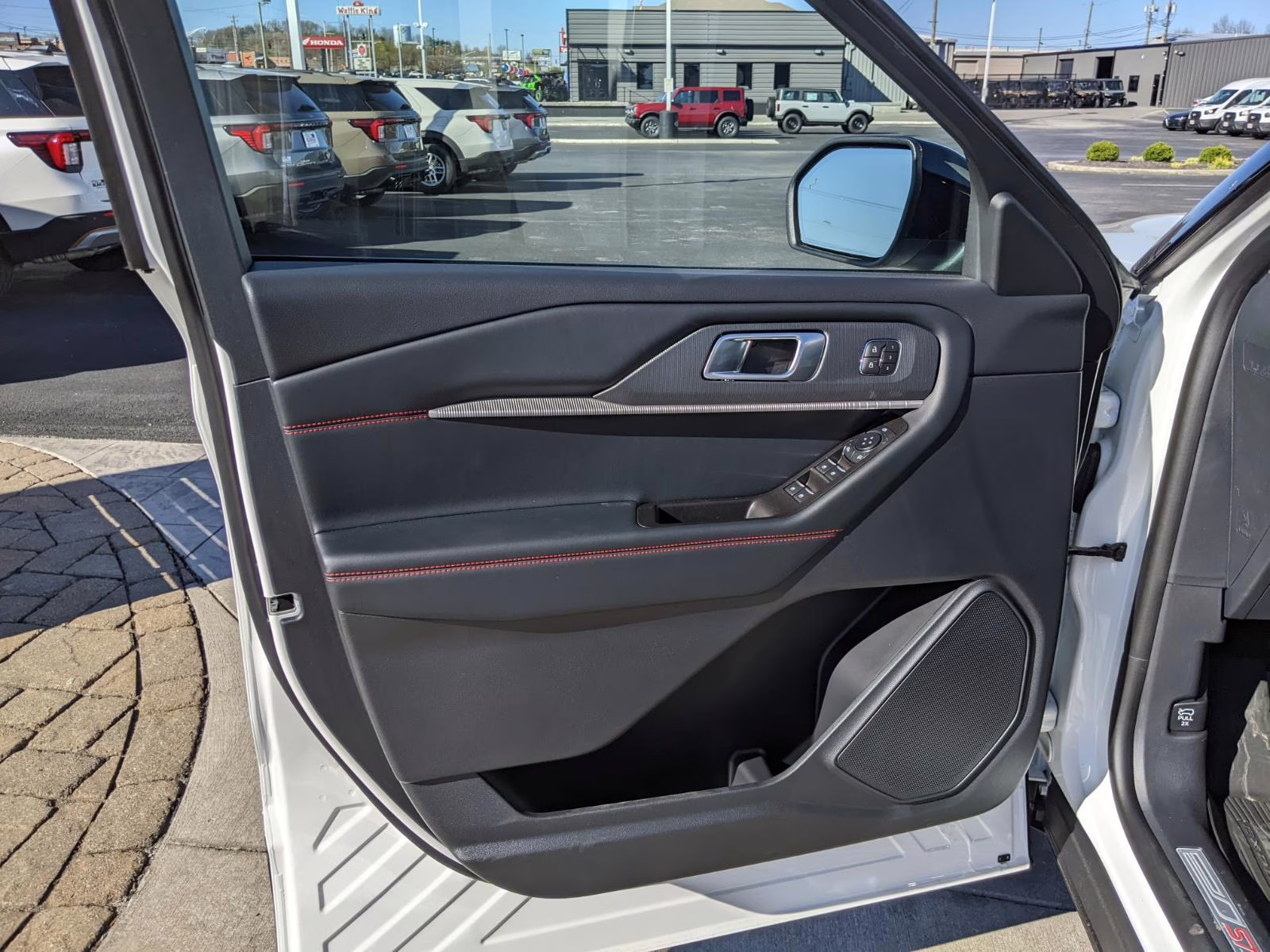 2026 Star White Metallic Tri-Coat Ford Explorer ST-Line 4X4 SUV