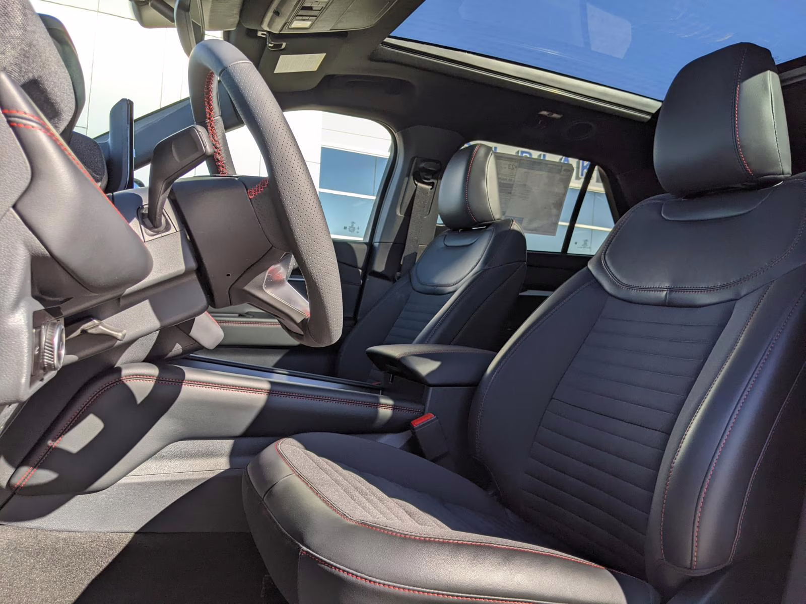 2026 Star White Metallic Tri-Coat Ford Explorer ST-Line 4X4 SUV
