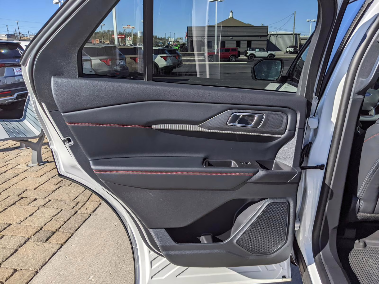 2026 Star White Metallic Tri-Coat Ford Explorer ST-Line 4X4 SUV