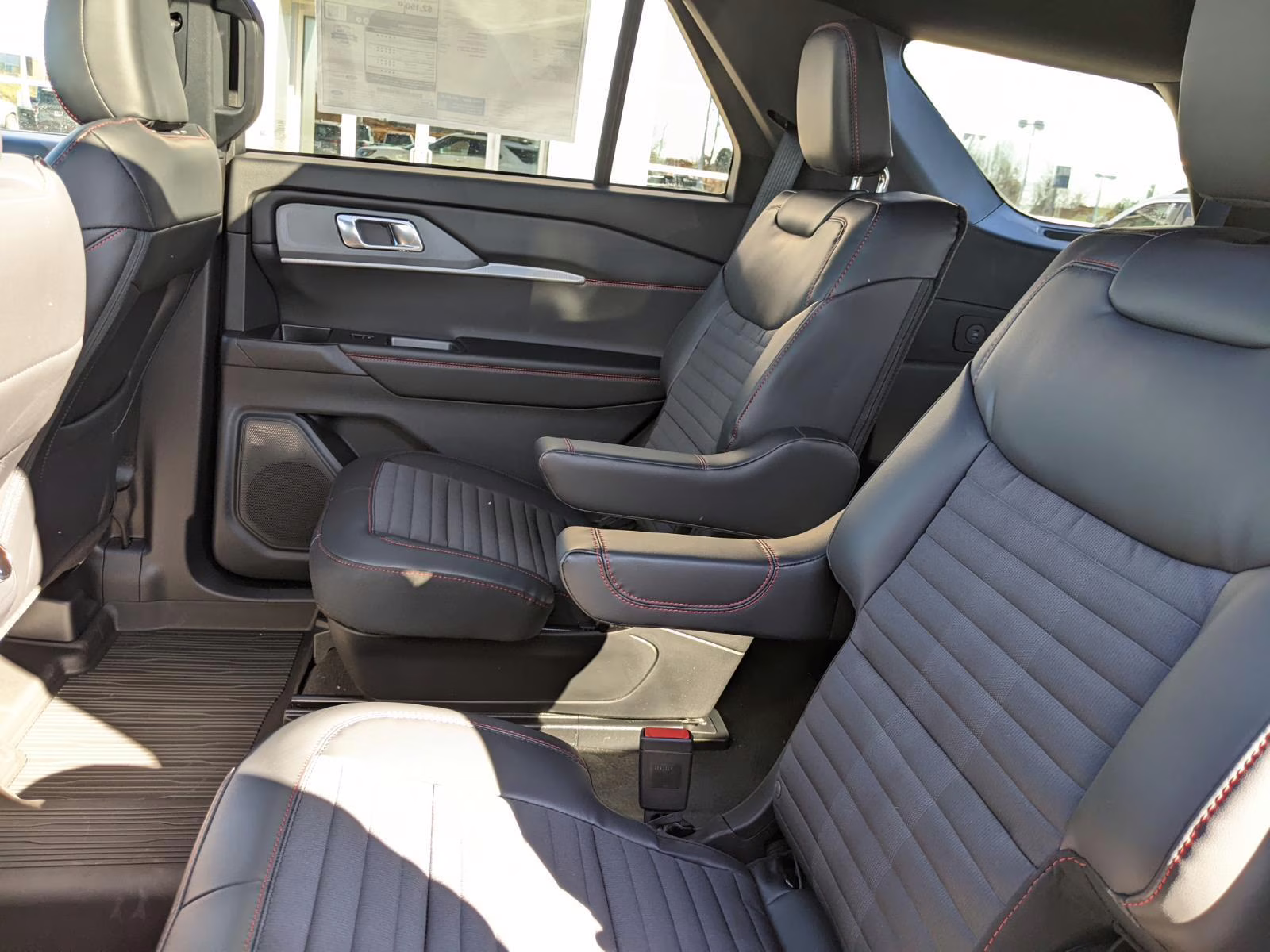 2026 Star White Metallic Tri-Coat Ford Explorer ST-Line 4X4 SUV