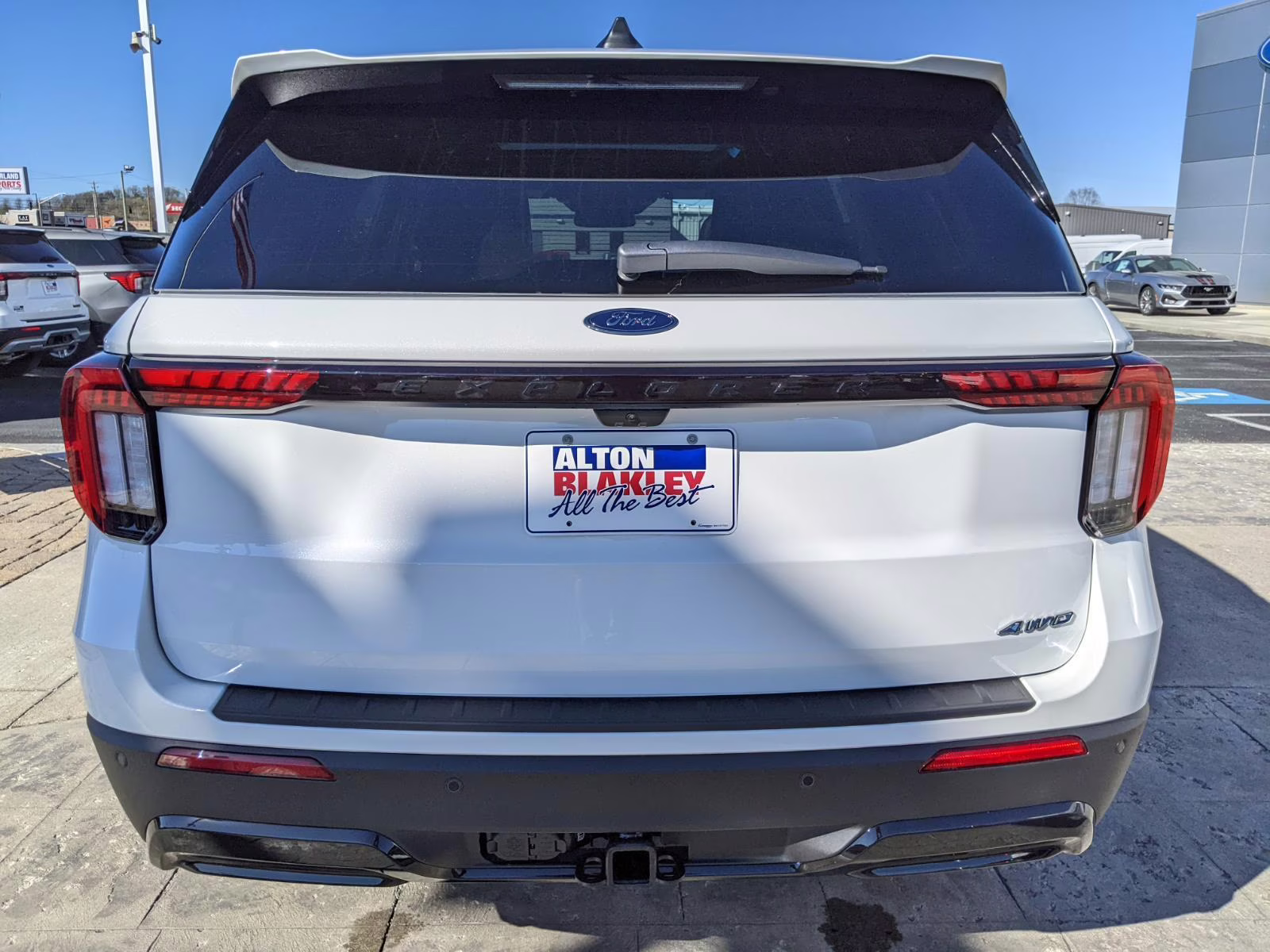 2026 Star White Metallic Tri-Coat Ford Explorer ST-Line 4X4 SUV