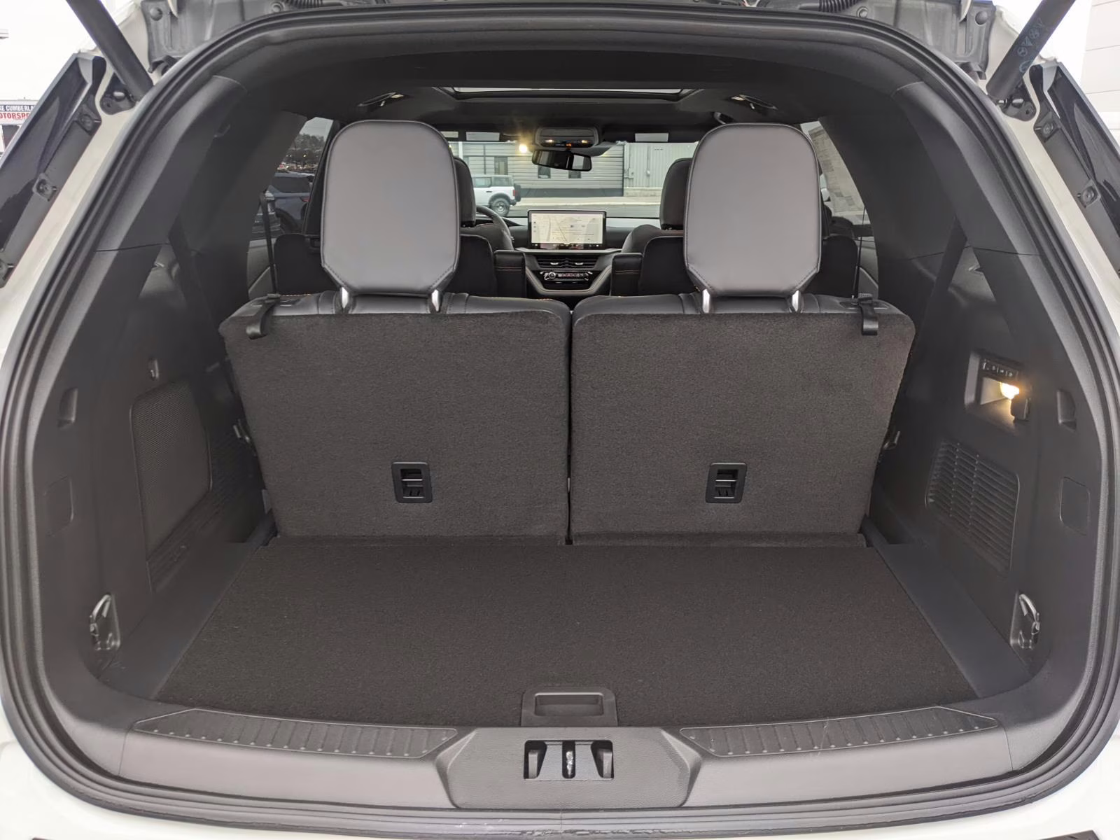 2026 Star White Metallic Tri-Coat Ford Explorer Tremor 4X4 SUV