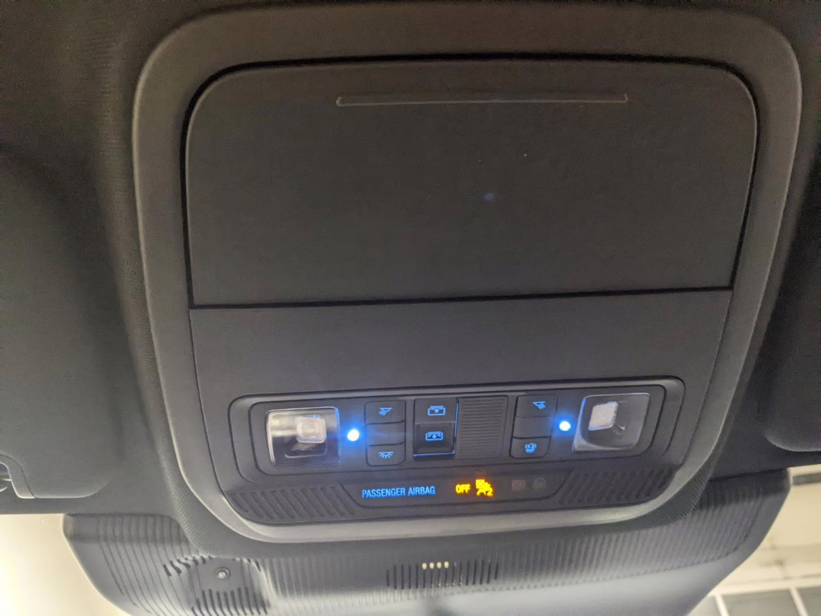 2026 Star White Metallic Tri-Coat Ford Explorer Tremor 4X4 SUV
