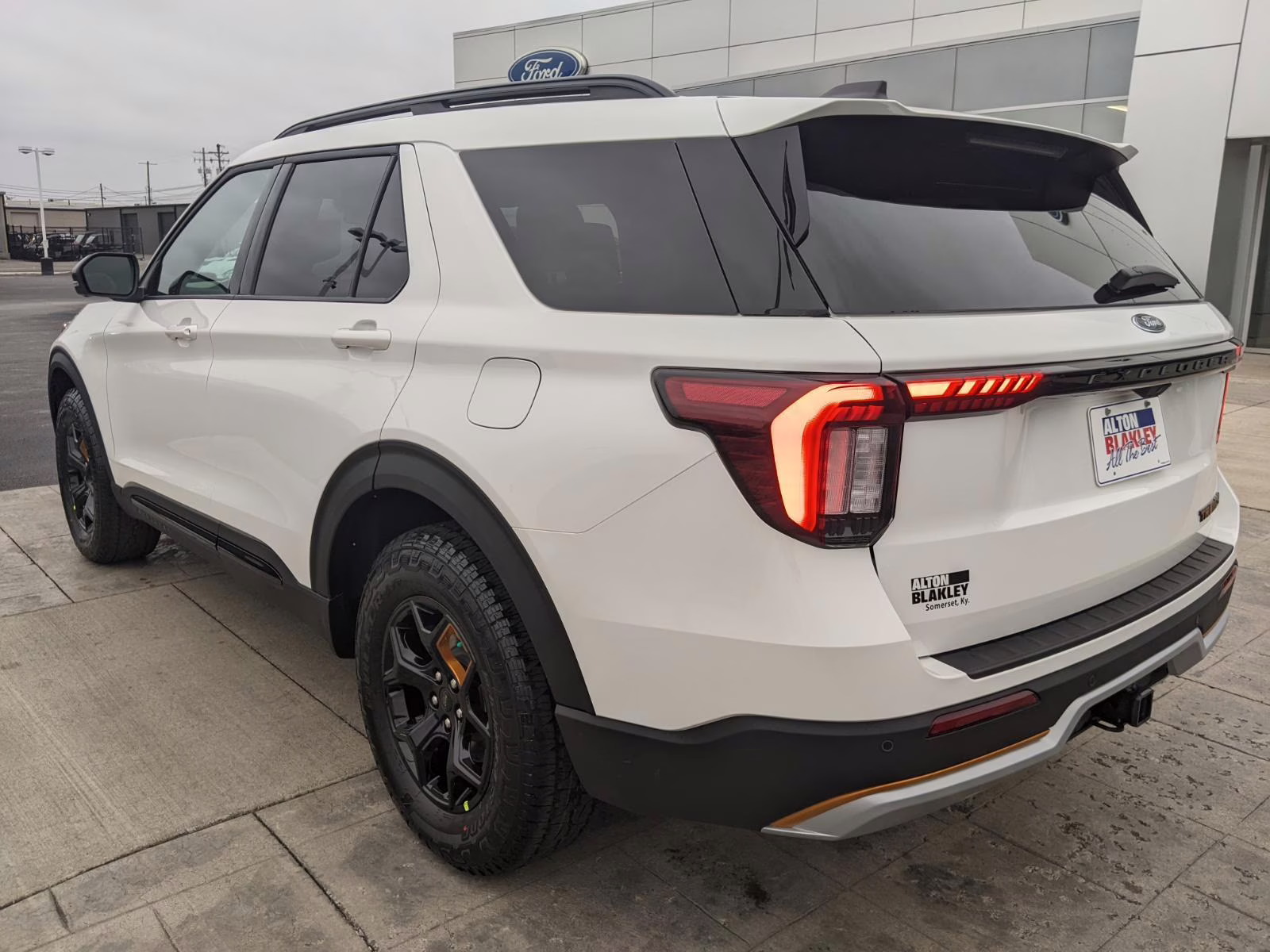 2026 Star White Metallic Tri-Coat Ford Explorer Tremor 4X4 SUV