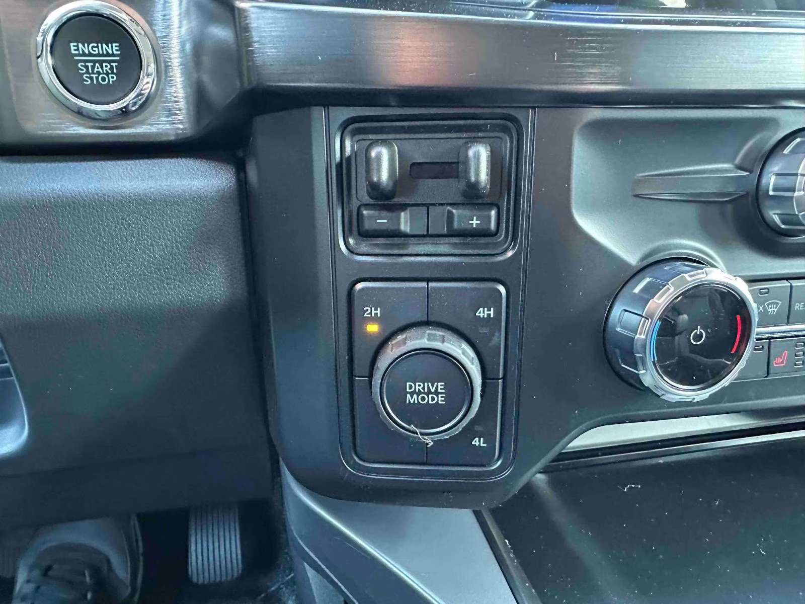 2026 Carbonized Gray Metallic Ford Super Duty F-250 SRW Lariat 4X4 Truck