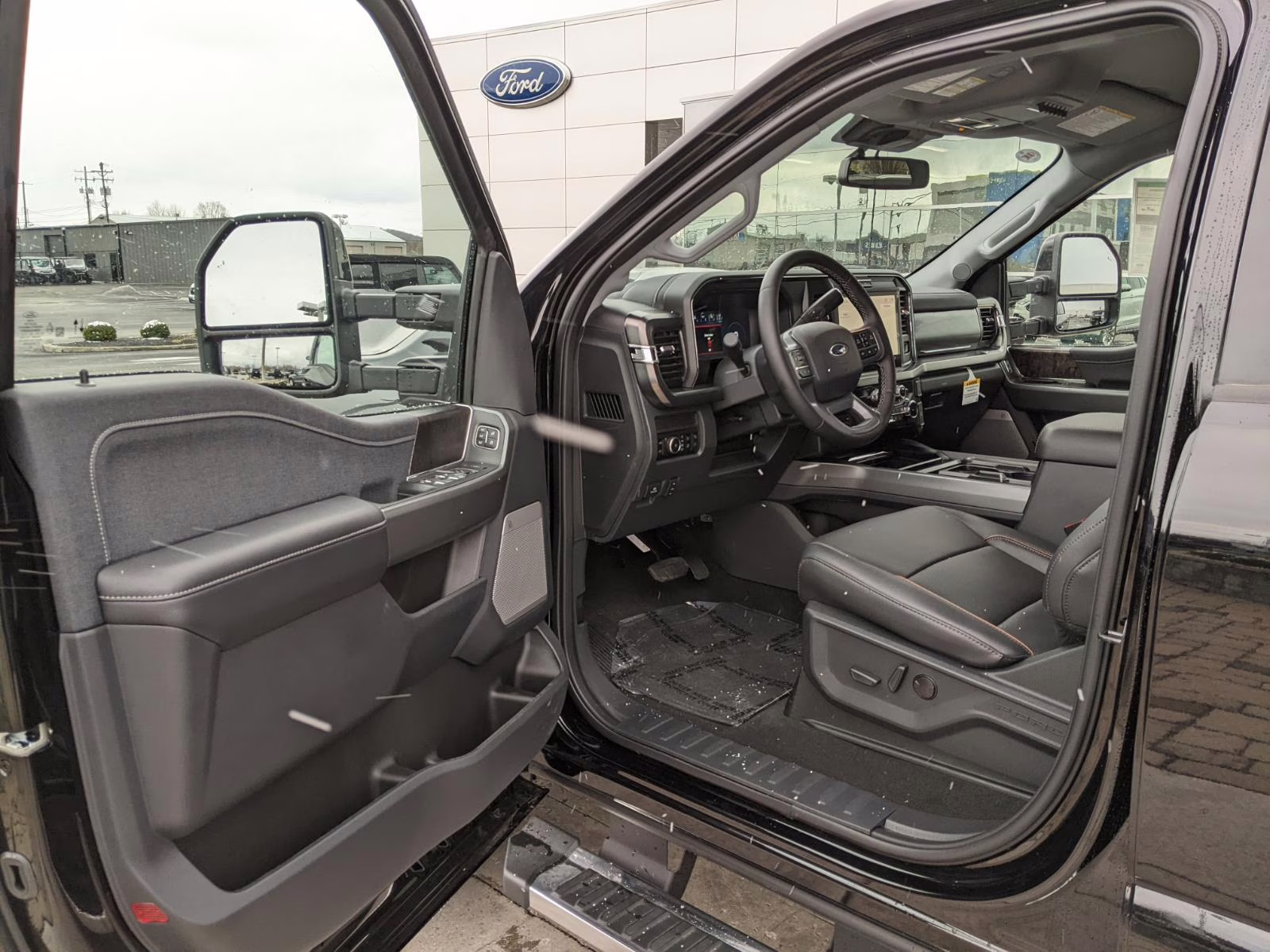2026 Agate Black Ford Super Duty F-250 SRW Lariat 4X4 Truck
