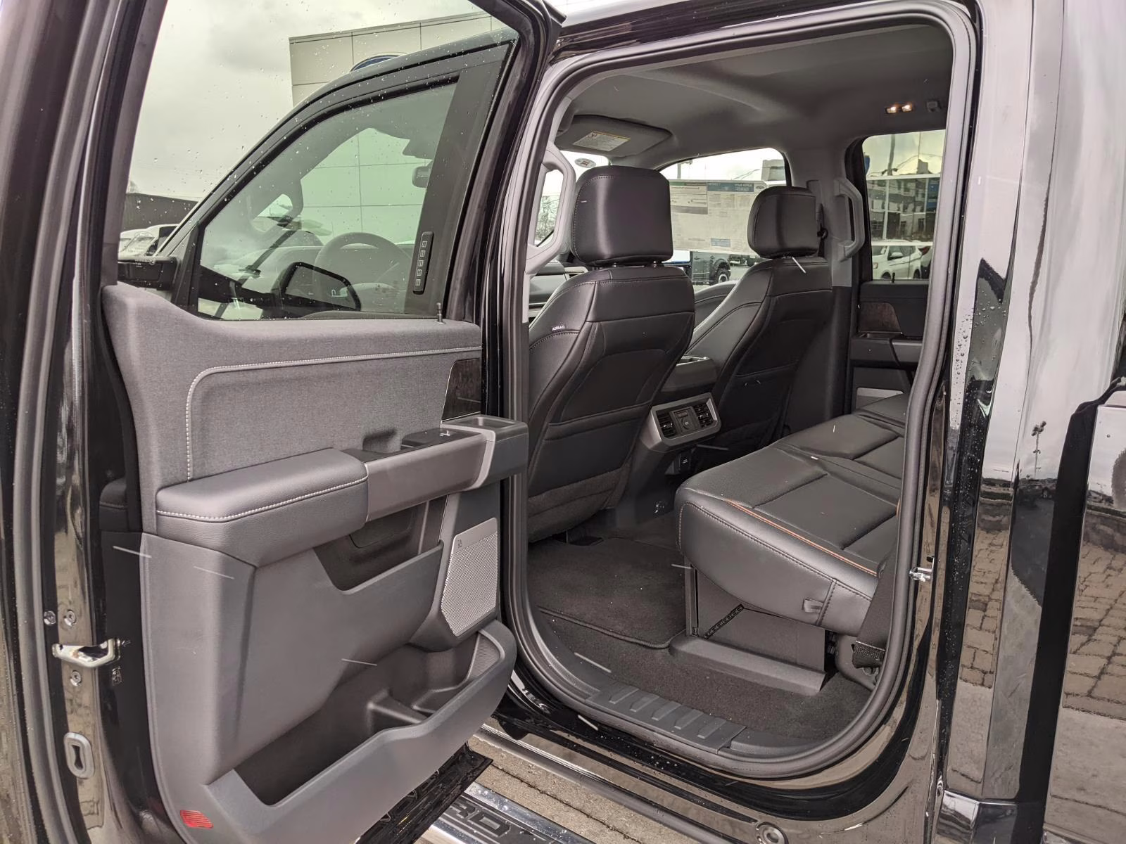 2026 Agate Black Ford Super Duty F-250 SRW Lariat 4X4 Truck