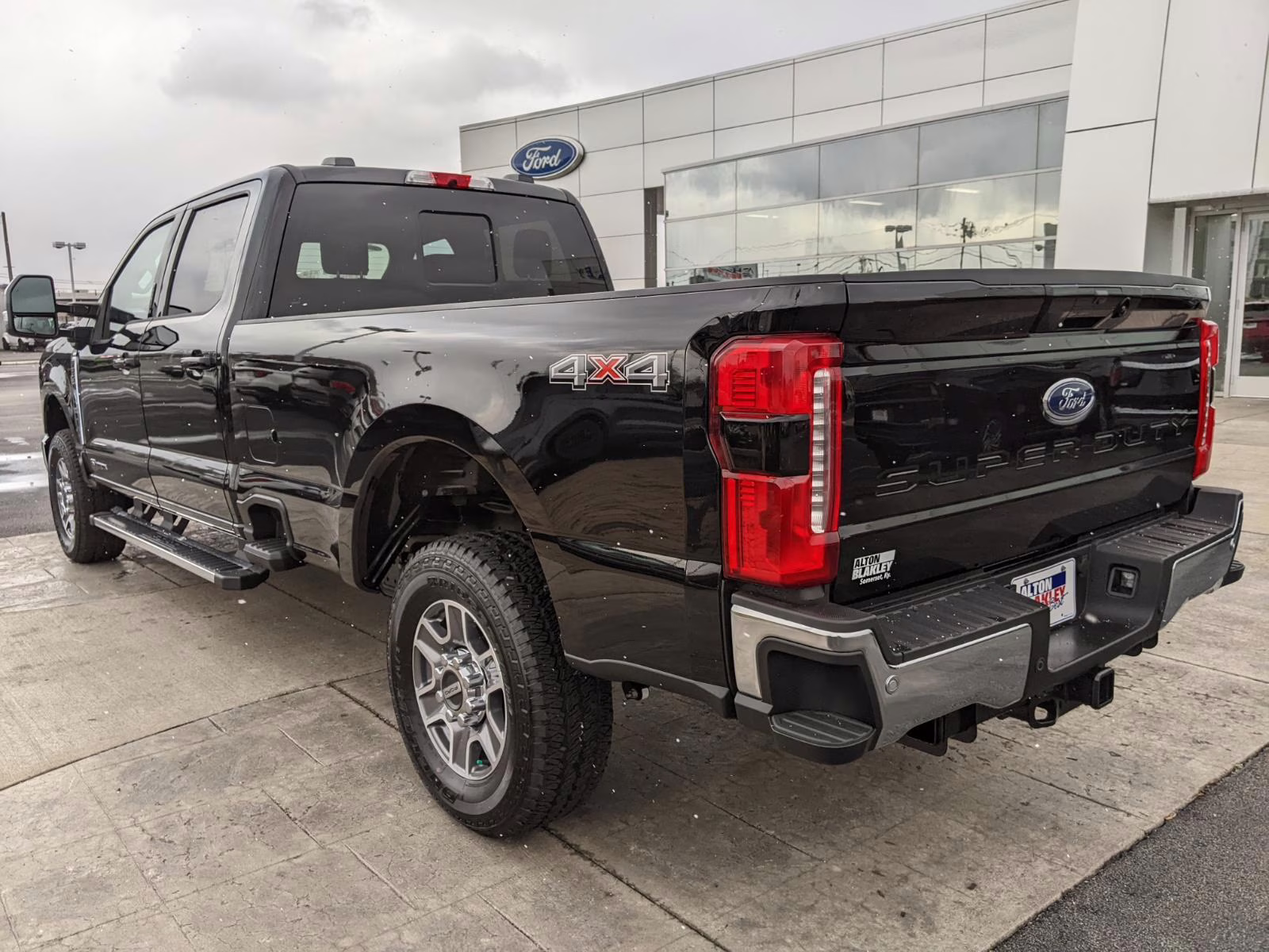 2026 Agate Black Ford Super Duty F-250 SRW Lariat 4X4 Truck