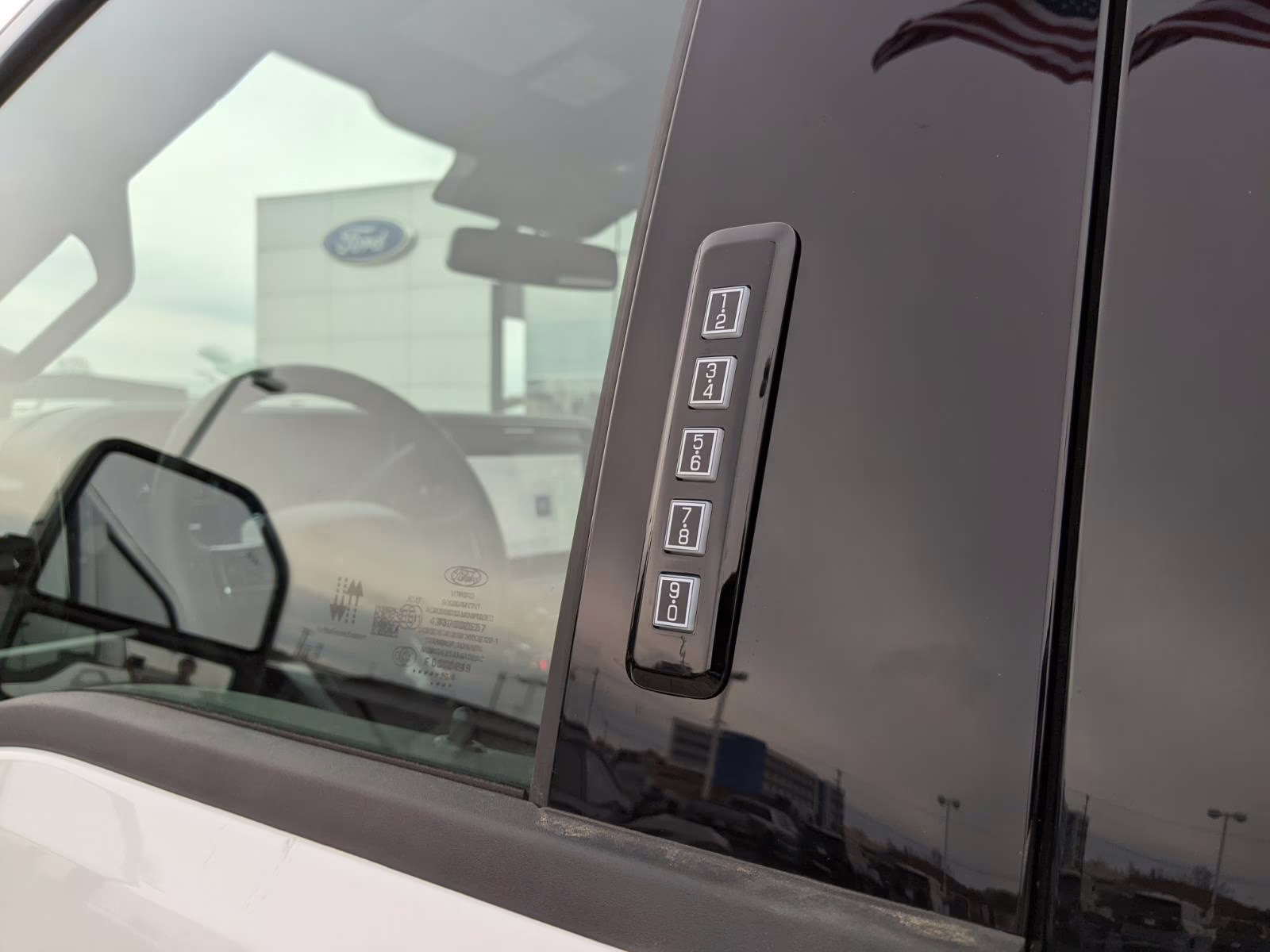 2026 Star White Metallic Tri-Coat Ford Super Duty F-350 SRW Platinum 4X4 Truck