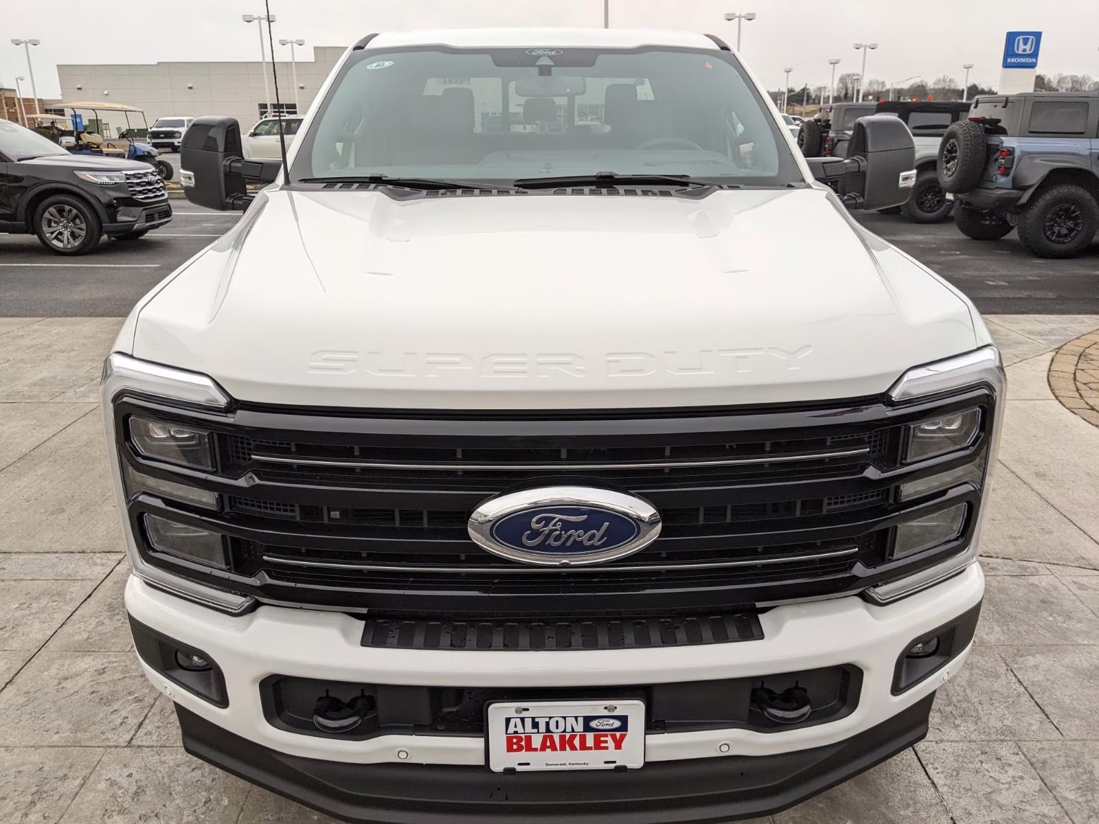 2026 Star White Metallic Tri-Coat Ford Super Duty F-350 SRW Platinum 4X4 Truck