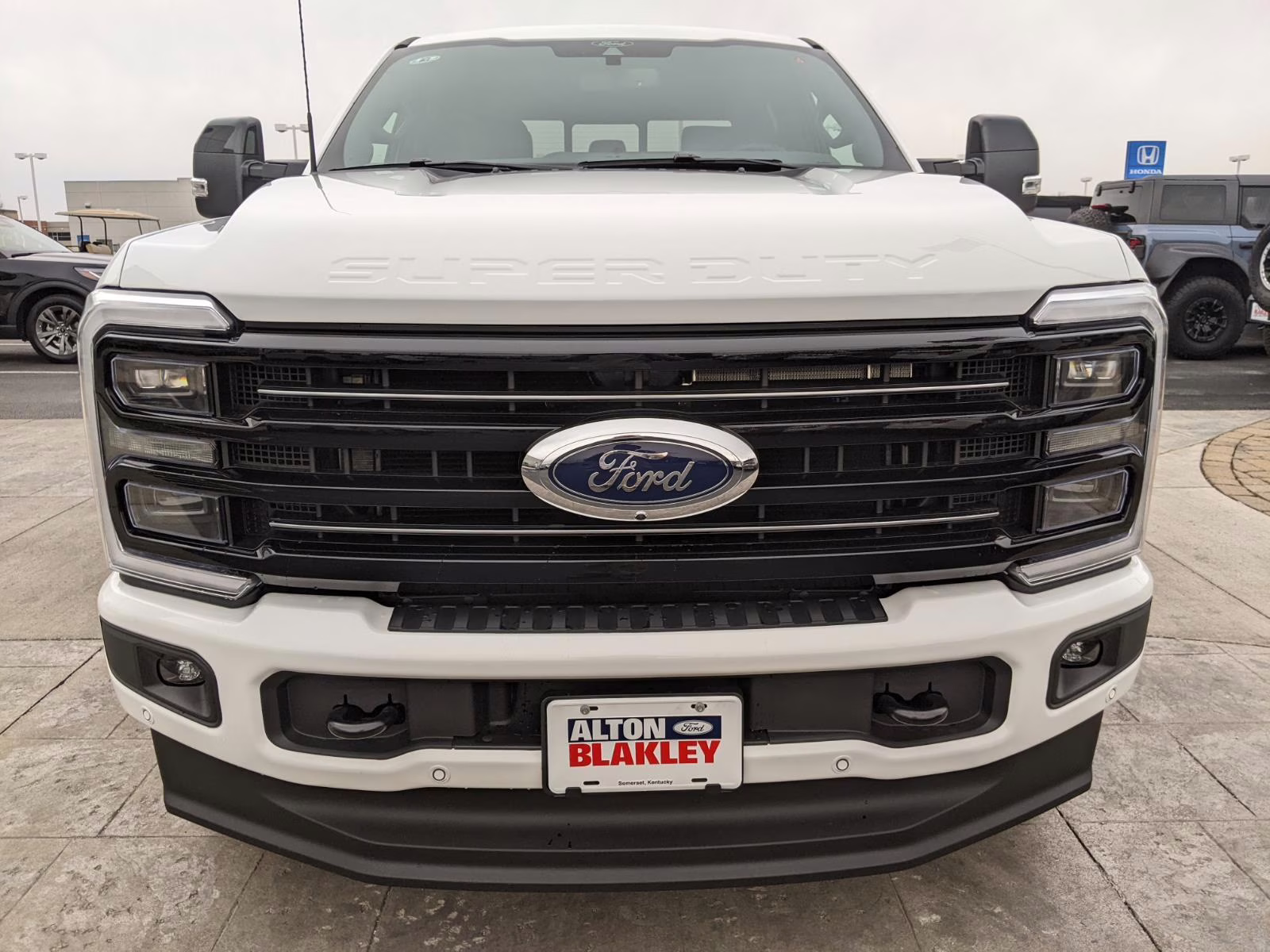 2026 Star White Metallic Tri-Coat Ford Super Duty F-350 SRW Platinum 4X4 Truck