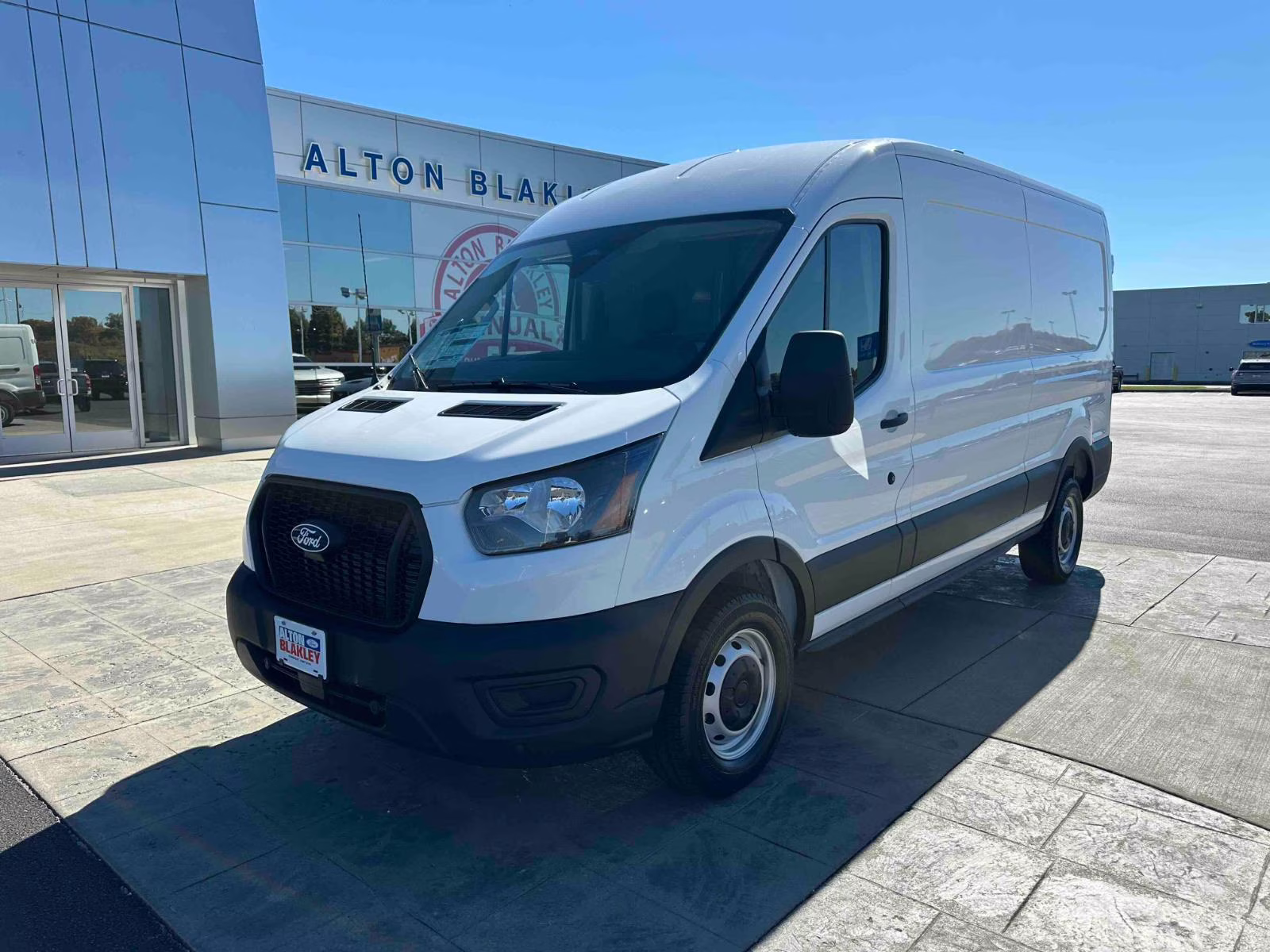 2026 Oxford White Ford Transit Cargo Van T-250 148  MED RF 9150 GV RWD Van