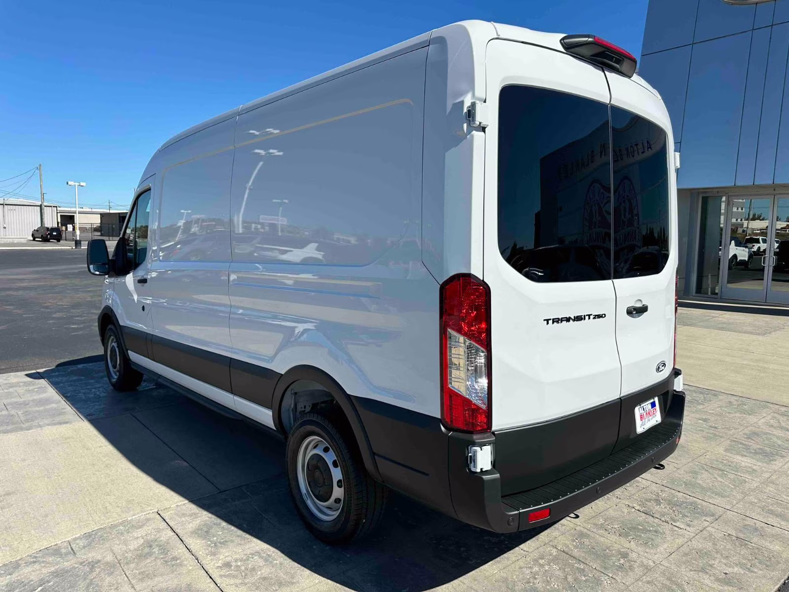2026 Oxford White Ford Transit Cargo Van T-250 148  MED RF 9150 GV RWD Van